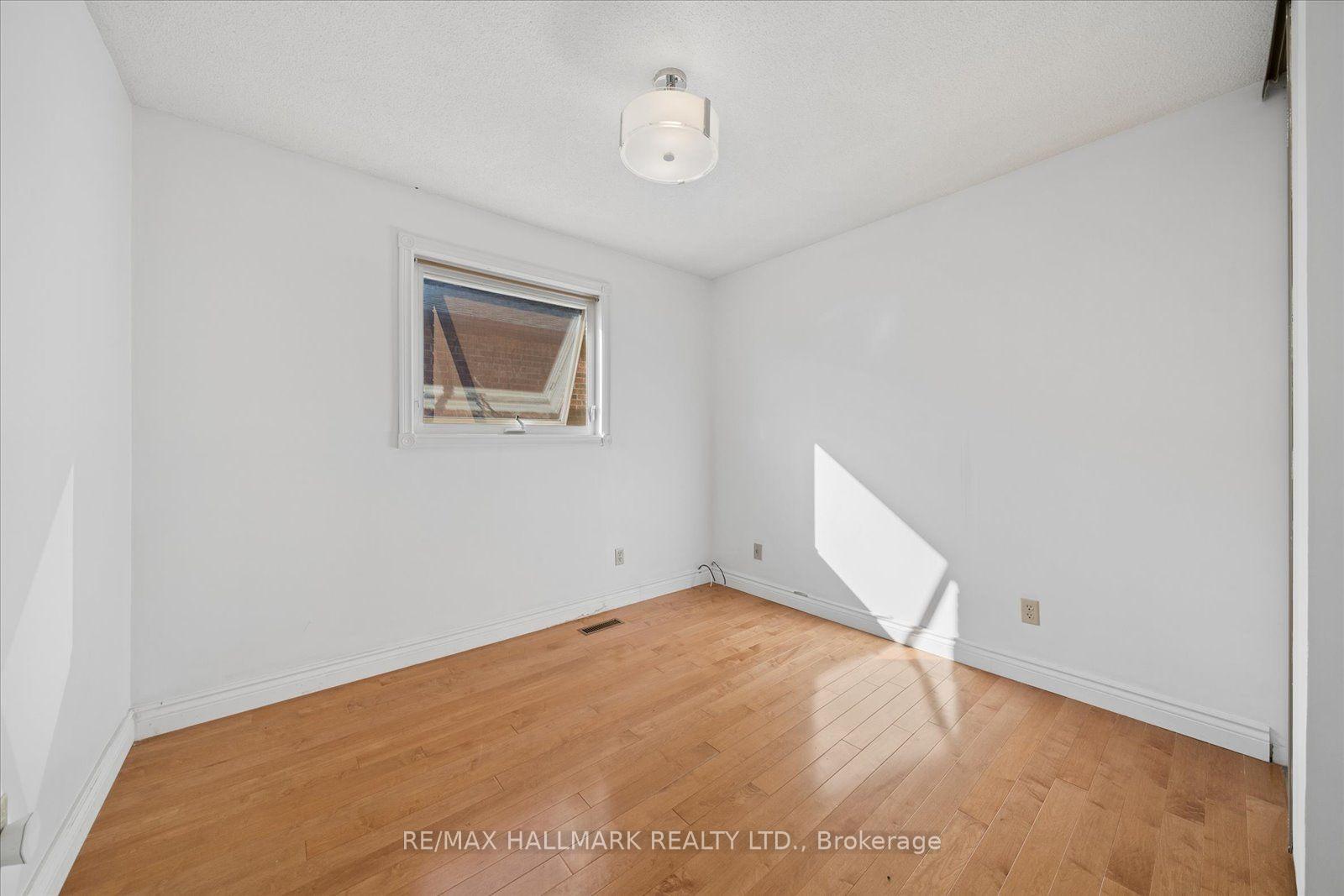 Photo 35 of 67 Chilmar Crescent, Vaughan, Uplands — HOMEH