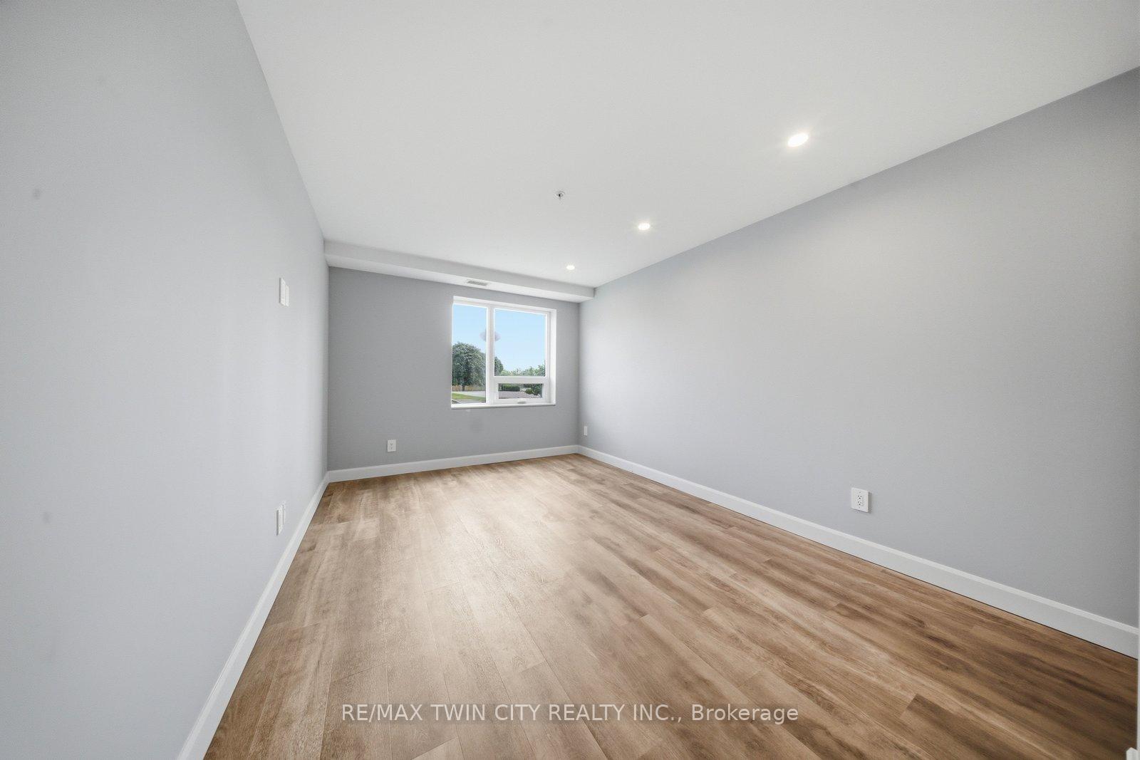 Photo 13 of Unit 108, 34 Norman Street, Brantford, Fairview/Greenbrier — HOMEH