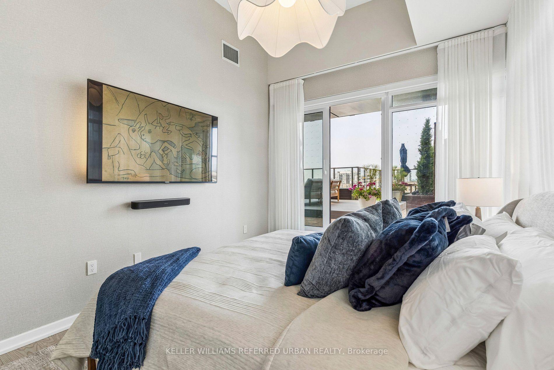 Photo 24 of Unit 702, 10 Graphophone Grove, Toronto, Dovercourt-Wallace Emerson-Junction — HOMEH