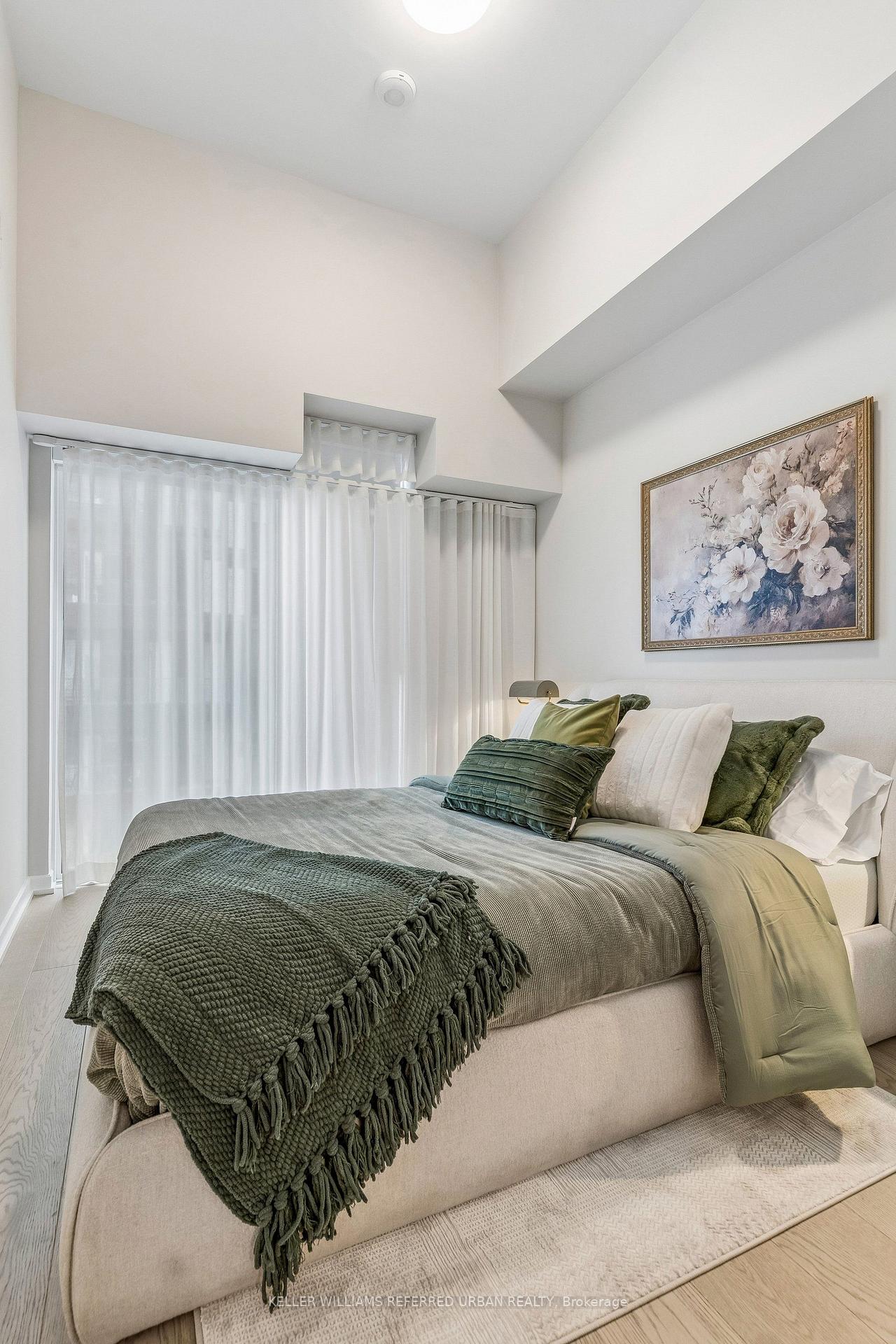 Photo 26 of Unit 702, 10 Graphophone Grove, Toronto, Dovercourt-Wallace Emerson-Junction — HOMEH