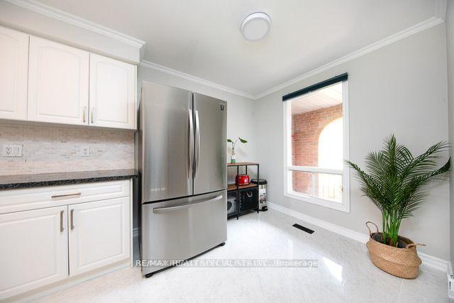 Photo 3 of 531 Beaver Court, Milton, Timberlea — HOMEH