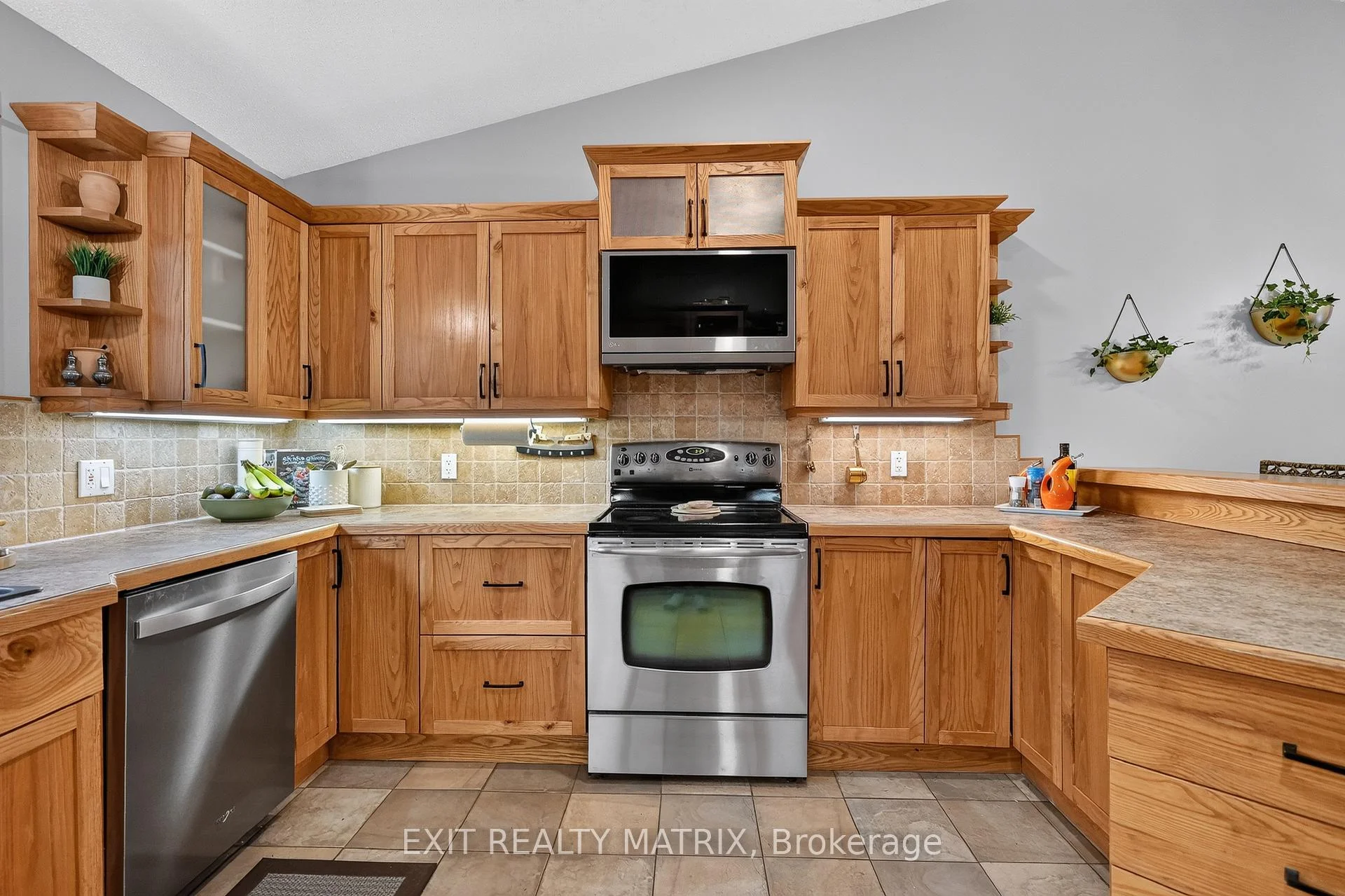Photo 21 of 8010 Iveson Drive, Ottawa, Osgoode Twp North of Reg Rd 6 — HOMEH