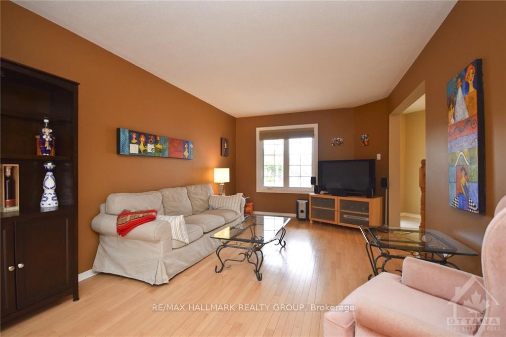 Photo 4 of 417 Pauline Charron Place, Ottawa, Vanier — HOMEH