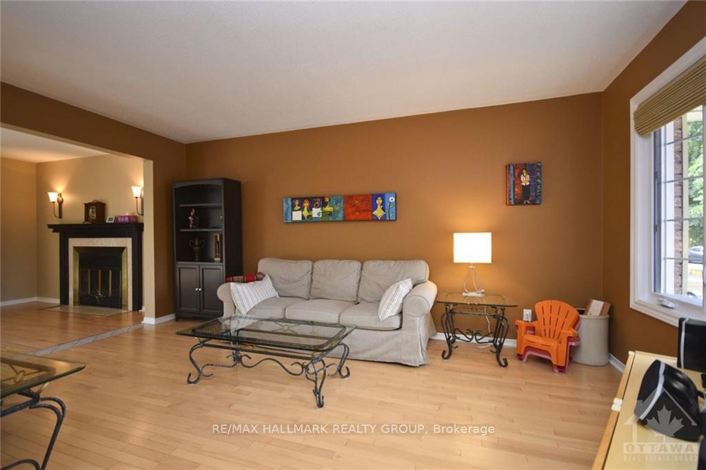 Photo 5 of 417 Pauline Charron Place, Ottawa, Vanier — HOMEH