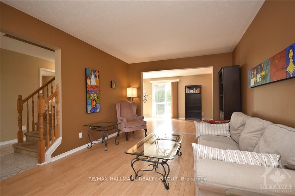 Photo 6 of 417 Pauline Charron Place, Ottawa, Vanier — HOMEH