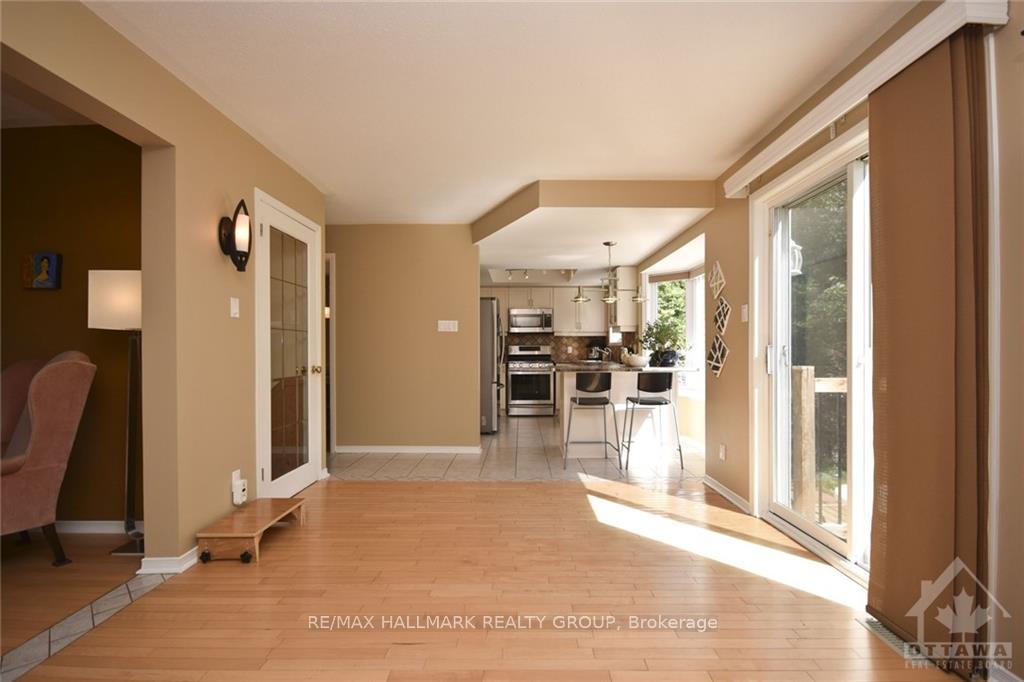Photo 8 of 417 Pauline Charron Place, Ottawa, Vanier — HOMEH