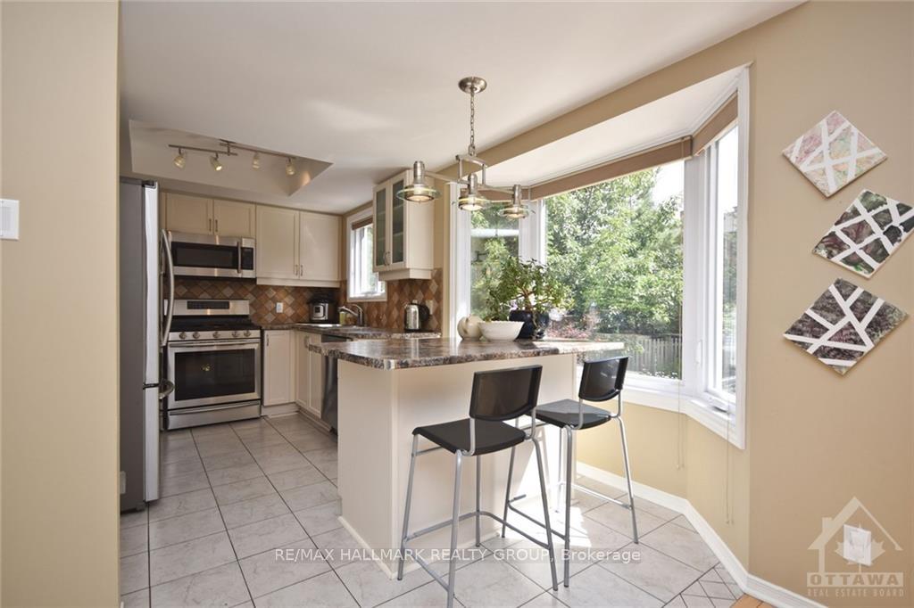 Photo 9 of 417 Pauline Charron Place, Ottawa, Vanier — HOMEH