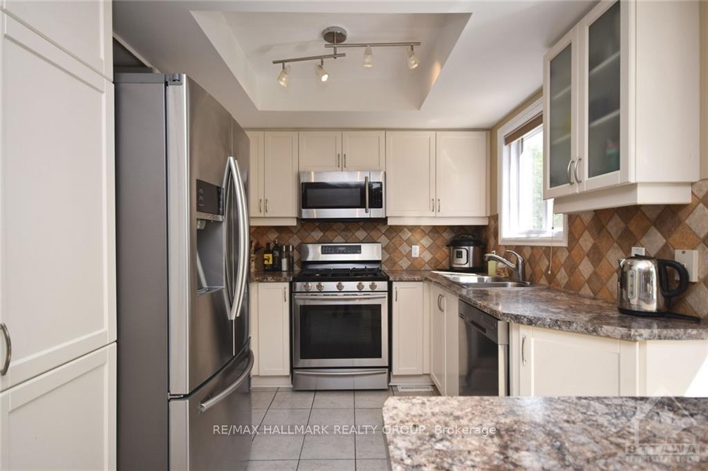 Photo 10 of 417 Pauline Charron Place, Ottawa, Vanier — HOMEH