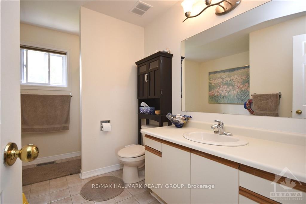 Photo 16 of 417 Pauline Charron Place, Ottawa, Vanier — HOMEH