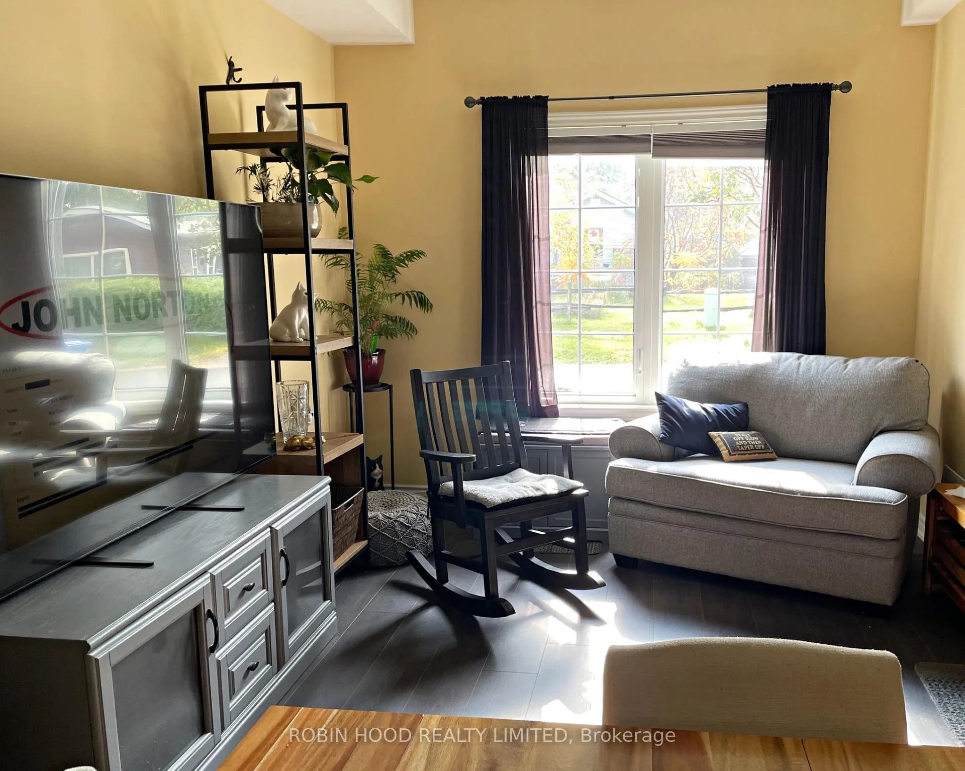 Photo 2 of Unit 7, 110 Grew Boulevard, Georgina, Sutton & Jackson's Point — HOMEH