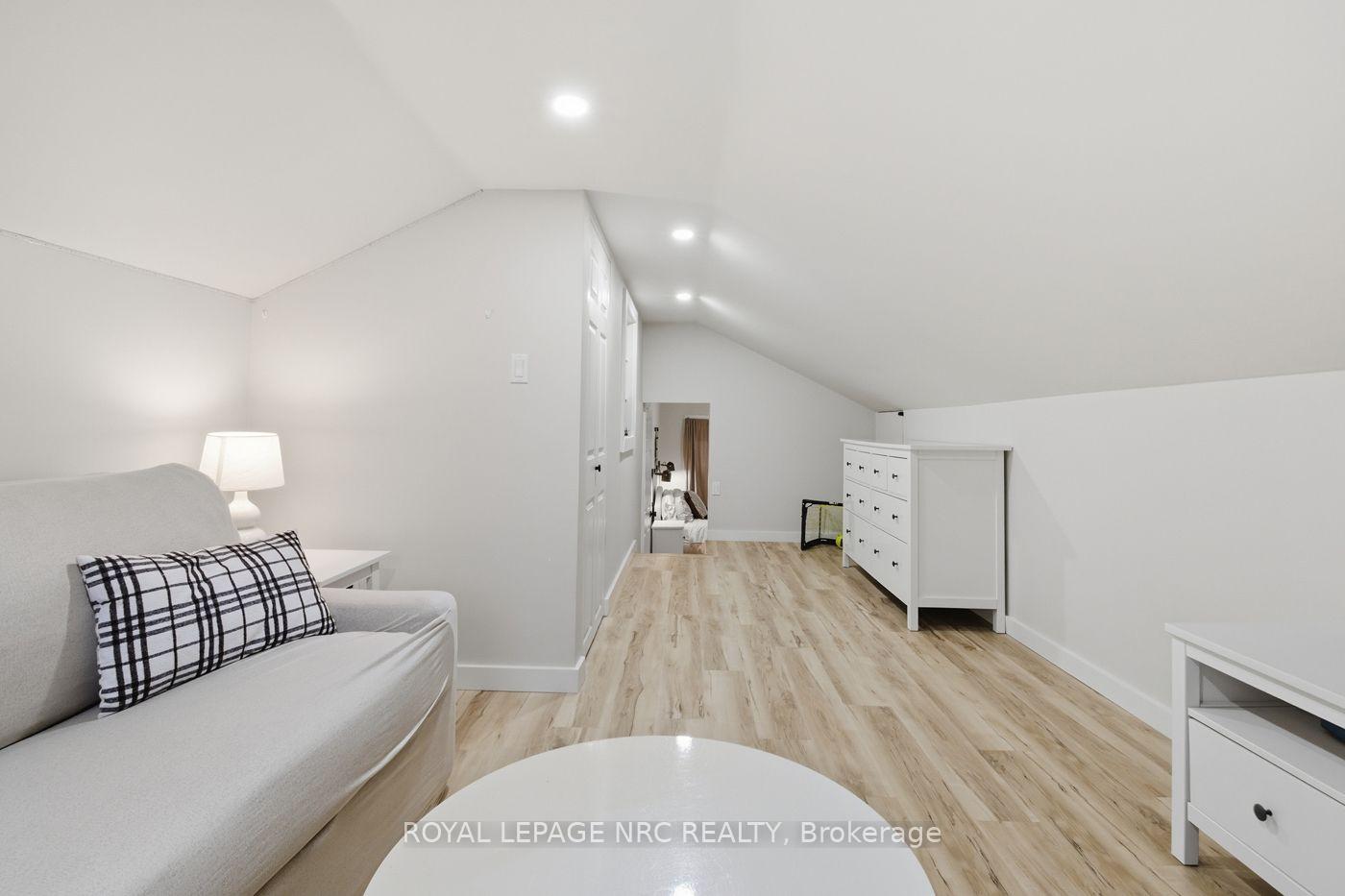 Photo 22 of 1 Nancy Drive, St. Catharines, Vine/Linwell — HOMEH