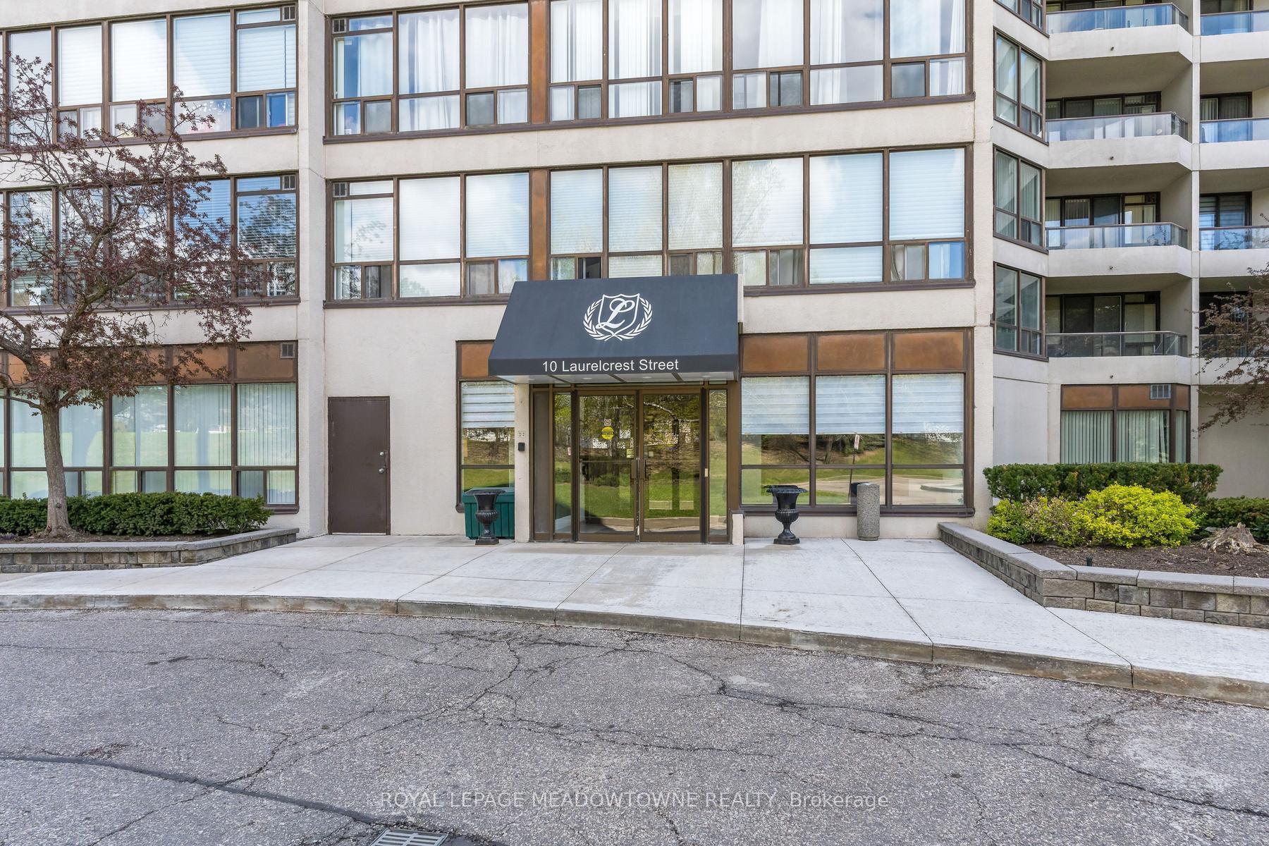 Photo 3 of Unit 104, 10 Laurelcrest Street, Brampton, Queen Street Corridor — HOMEH
