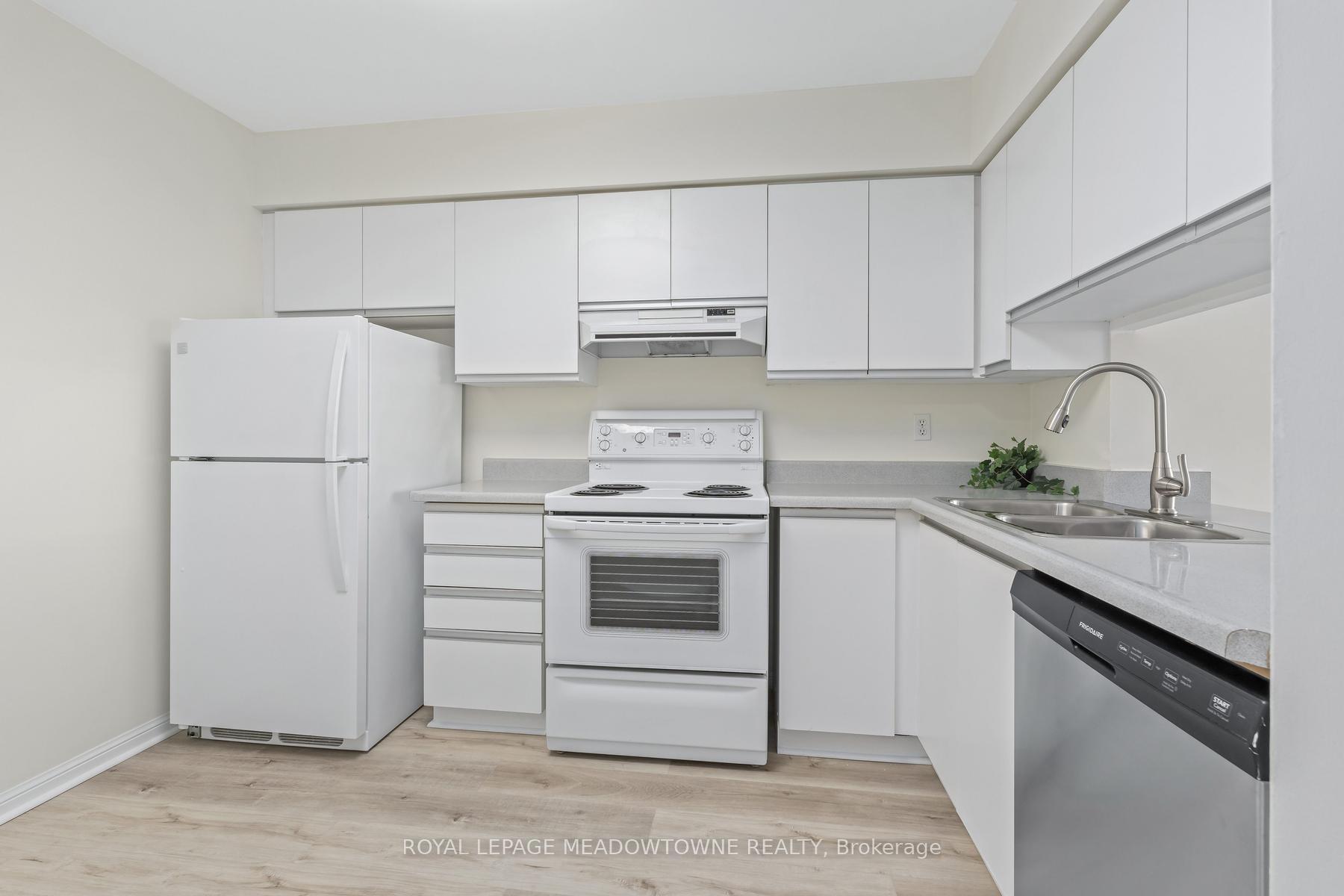 Photo 7 of Unit 104, 10 Laurelcrest Street, Brampton, Queen Street Corridor — HOMEH