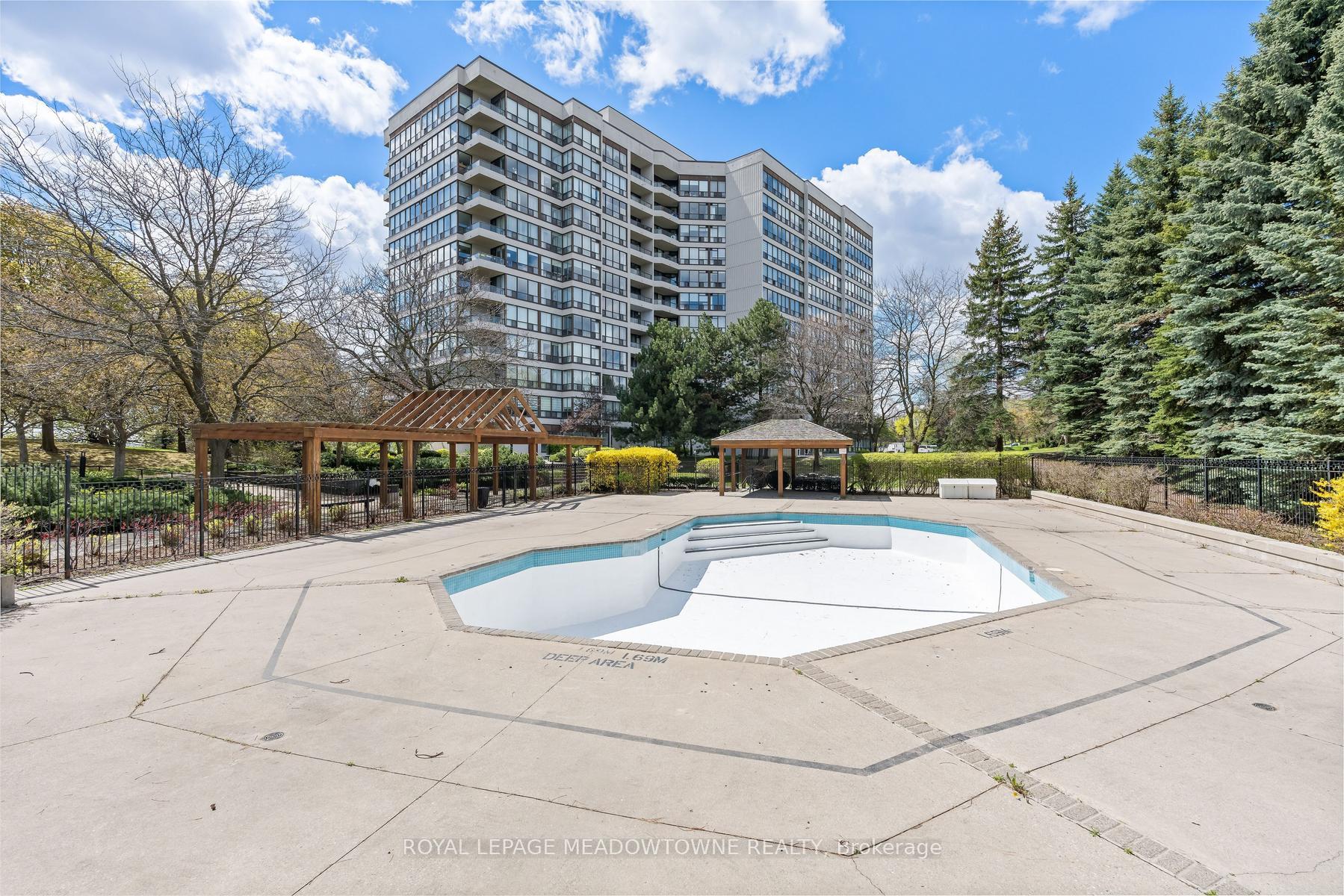 Photo 15 of Unit 104, 10 Laurelcrest Street, Brampton, Queen Street Corridor — HOMEH