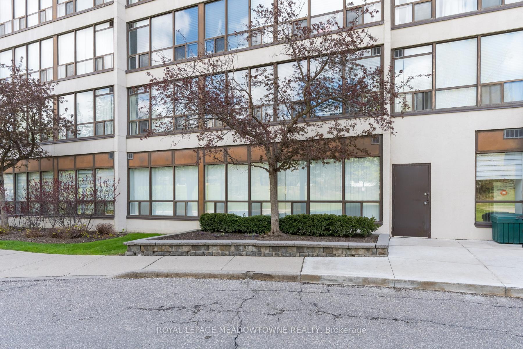 Photo 35 of Unit 104, 10 Laurelcrest Street, Brampton, Queen Street Corridor — HOMEH