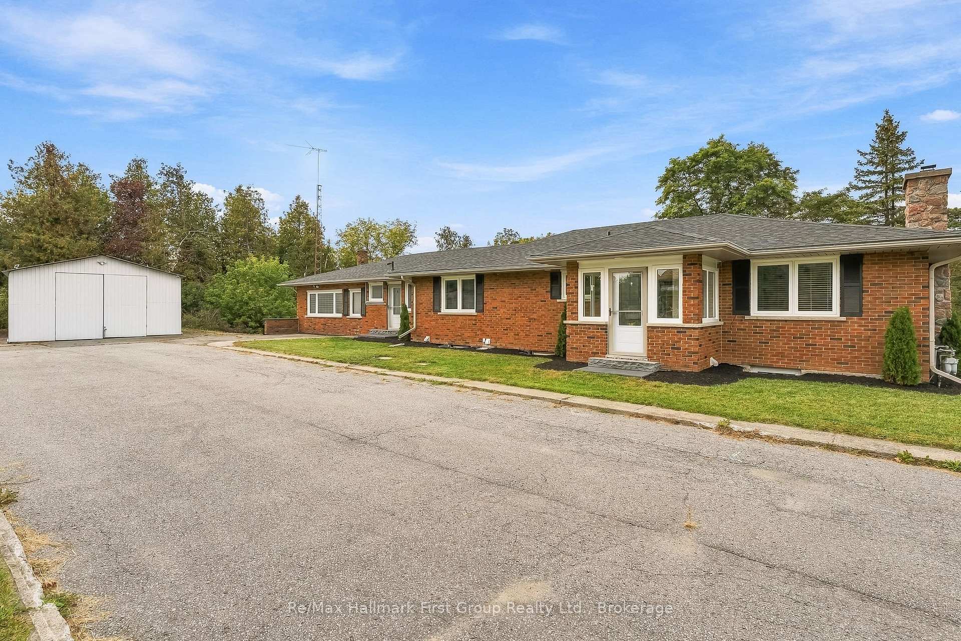 Photo 3 of 4800 Main Street, Clarington, Orono — HOMEH