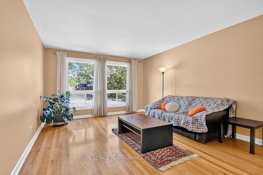 Photo 4 of 964 Connaught Avenue, Ottawa, Queensway Terrace North — HOMEH