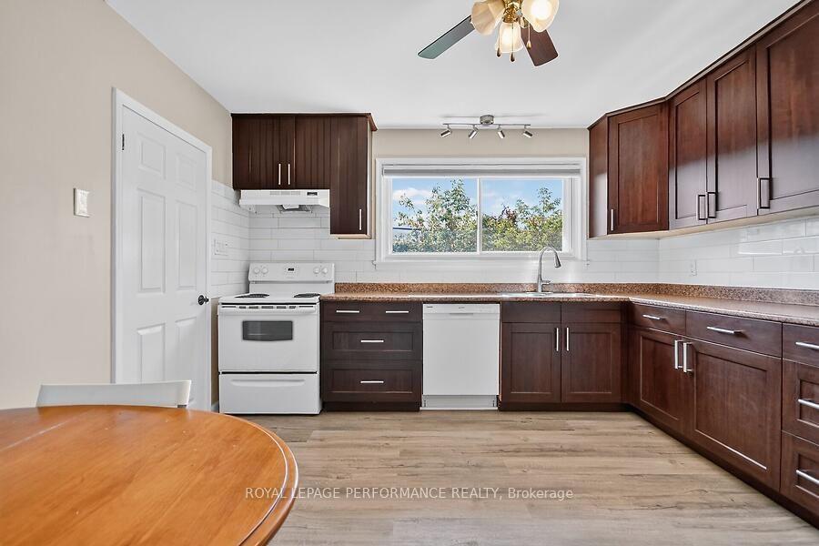 Photo 6 of 964 Connaught Avenue, Ottawa, Queensway Terrace North — HOMEH