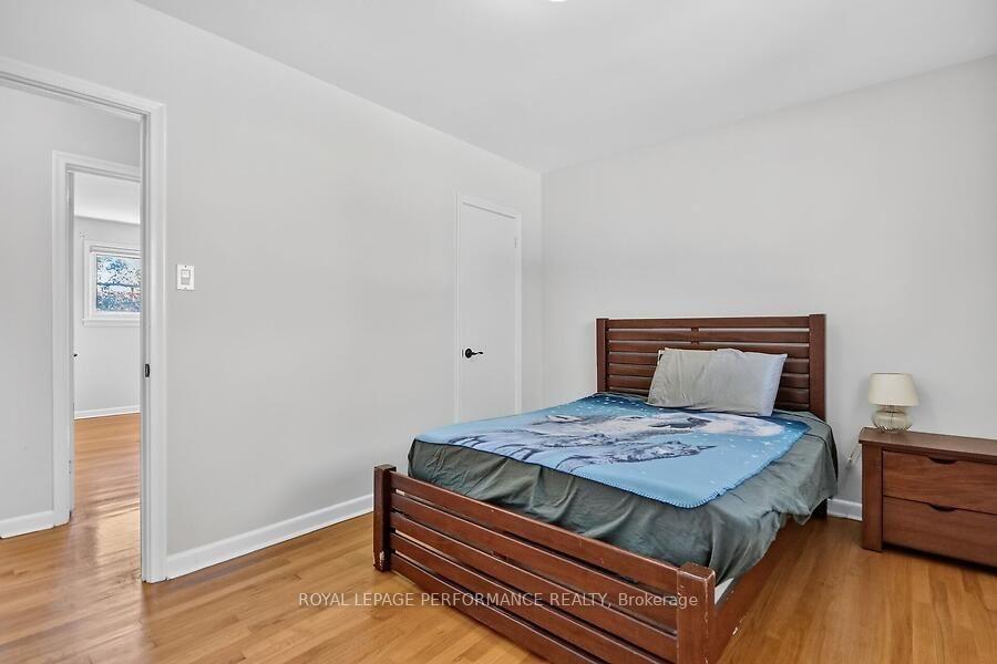 Photo 10 of 964 Connaught Avenue, Ottawa, Queensway Terrace North — HOMEH