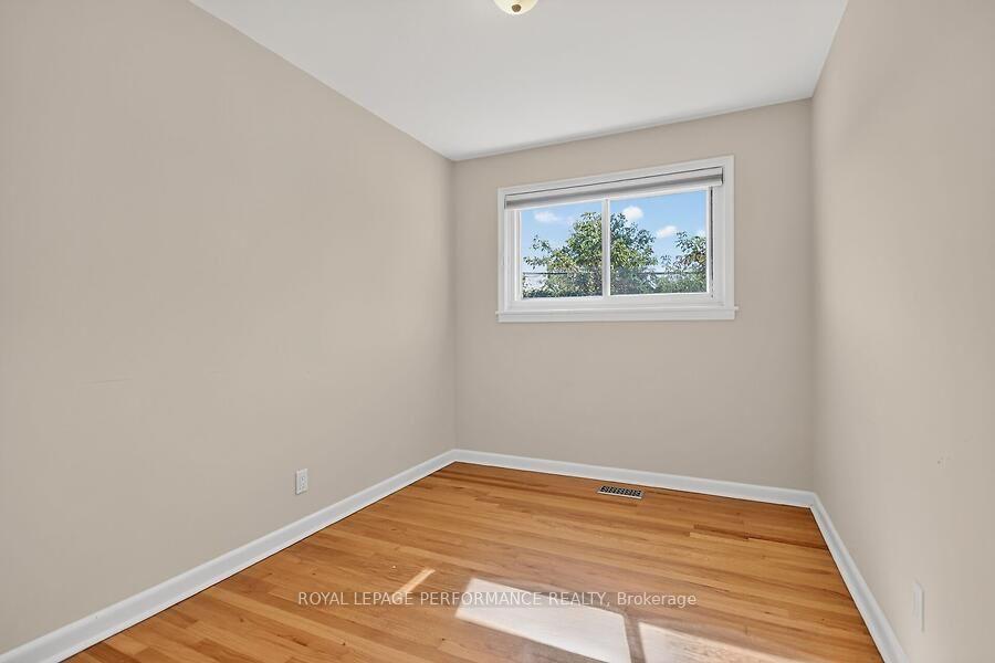 Photo 13 of 964 Connaught Avenue, Ottawa, Queensway Terrace North — HOMEH