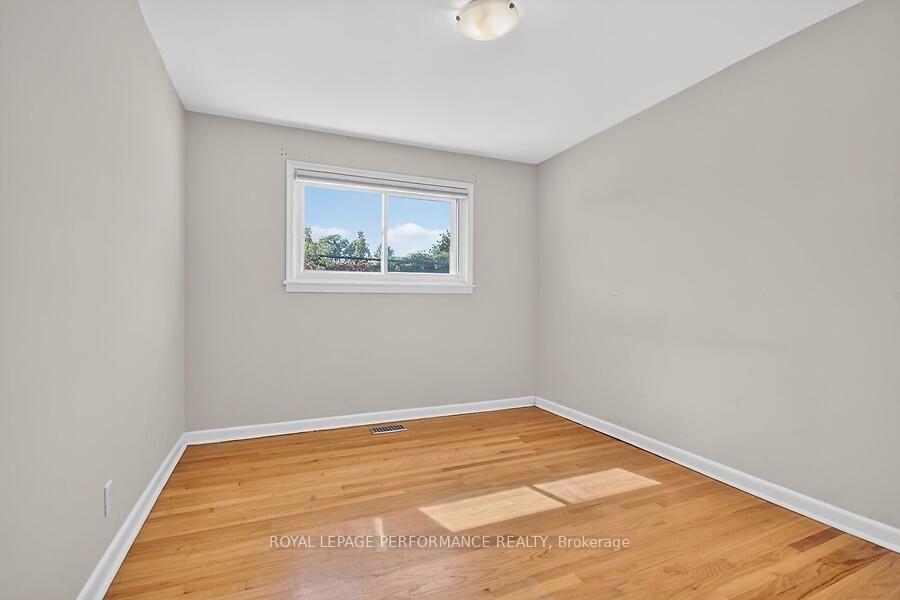 Photo 15 of 964 Connaught Avenue, Ottawa, Queensway Terrace North — HOMEH