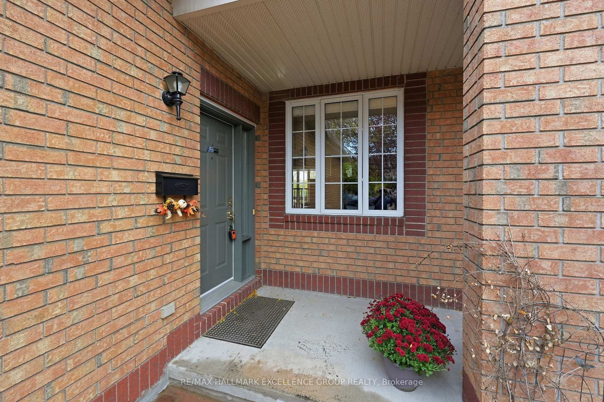Photo 3 of 54 Carwood Circle, Ottawa, Carson Meadows — HOMEH