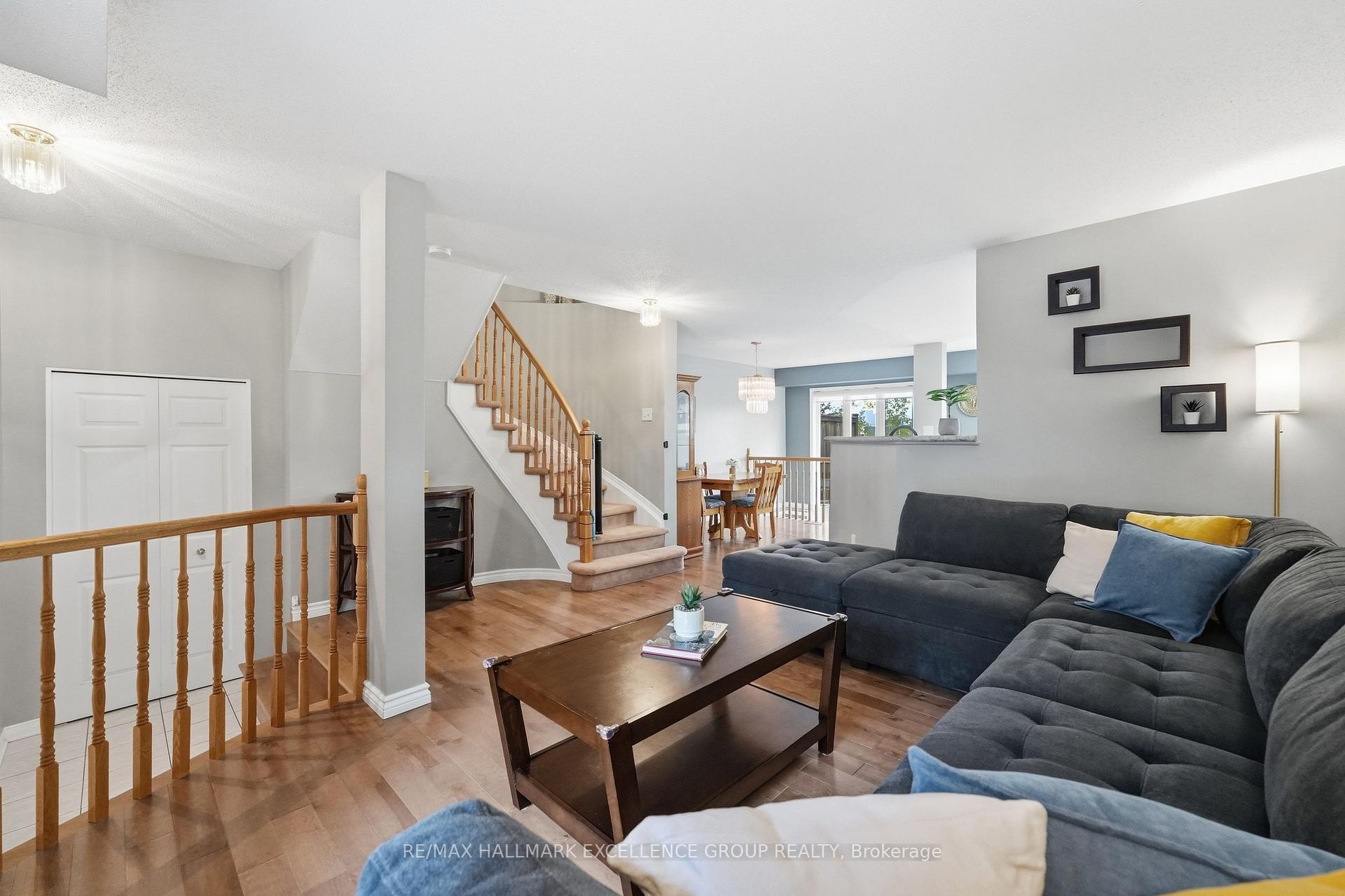 Photo 9 of 54 Carwood Circle, Ottawa, Carson Meadows — HOMEH