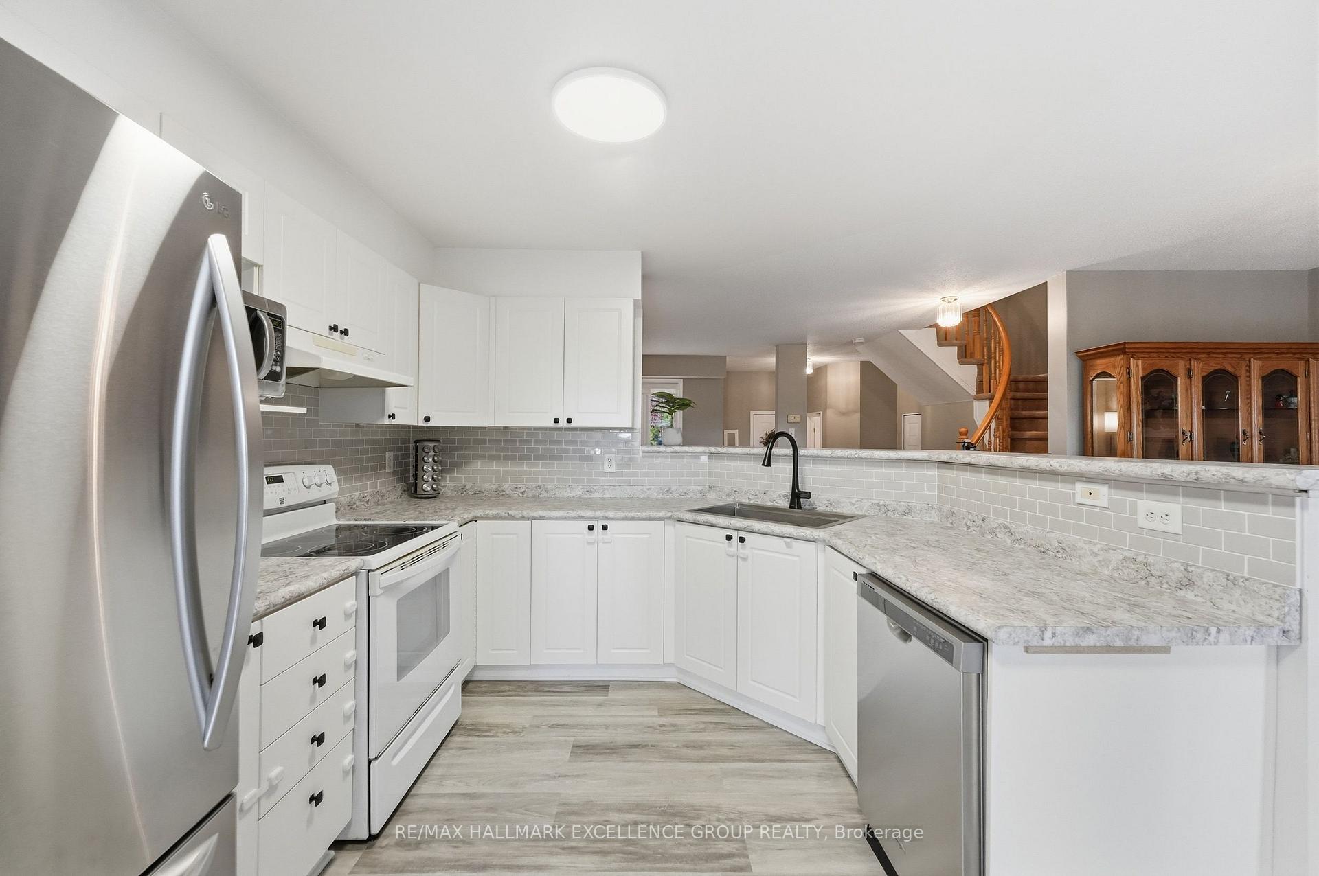 Photo 12 of 54 Carwood Circle, Ottawa, Carson Meadows — HOMEH