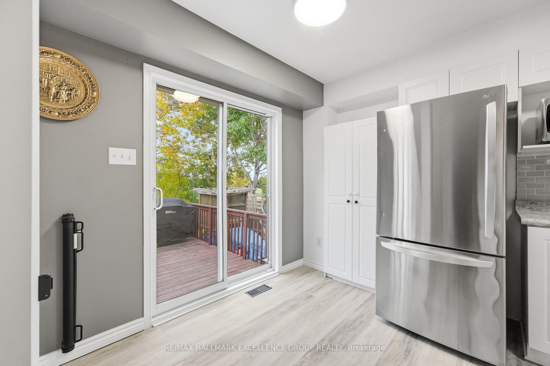 Photo 14 of 54 Carwood Circle, Ottawa, Carson Meadows — HOMEH