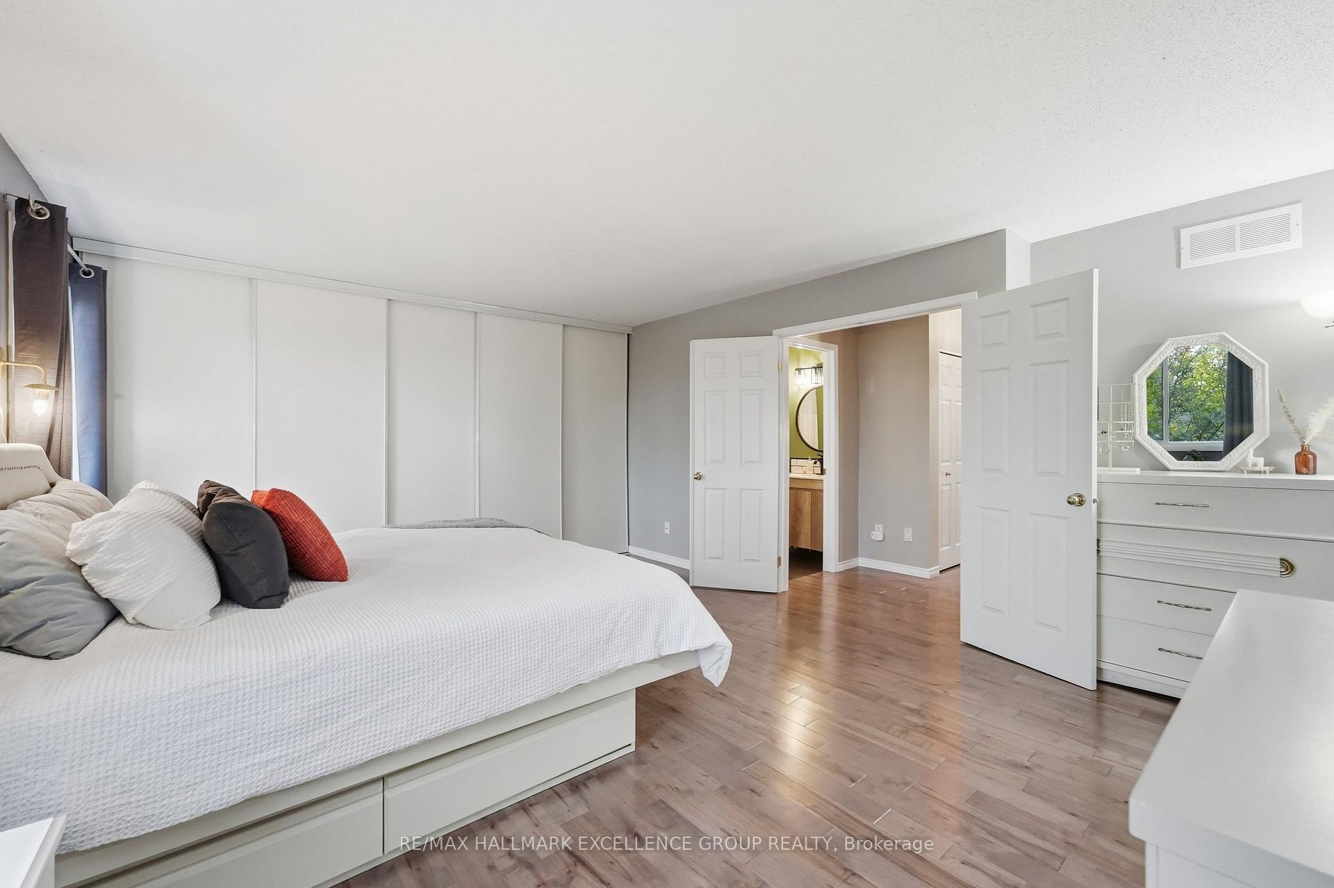 Photo 17 of 54 Carwood Circle, Ottawa, Carson Meadows — HOMEH
