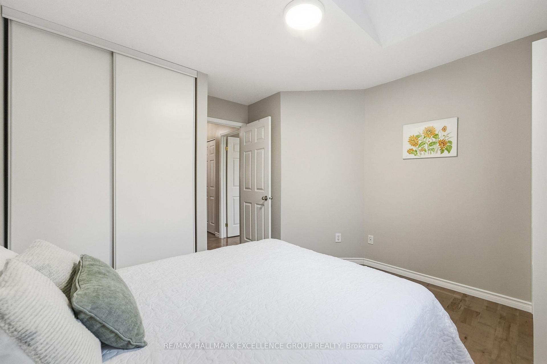 Photo 21 of 54 Carwood Circle, Ottawa, Carson Meadows — HOMEH