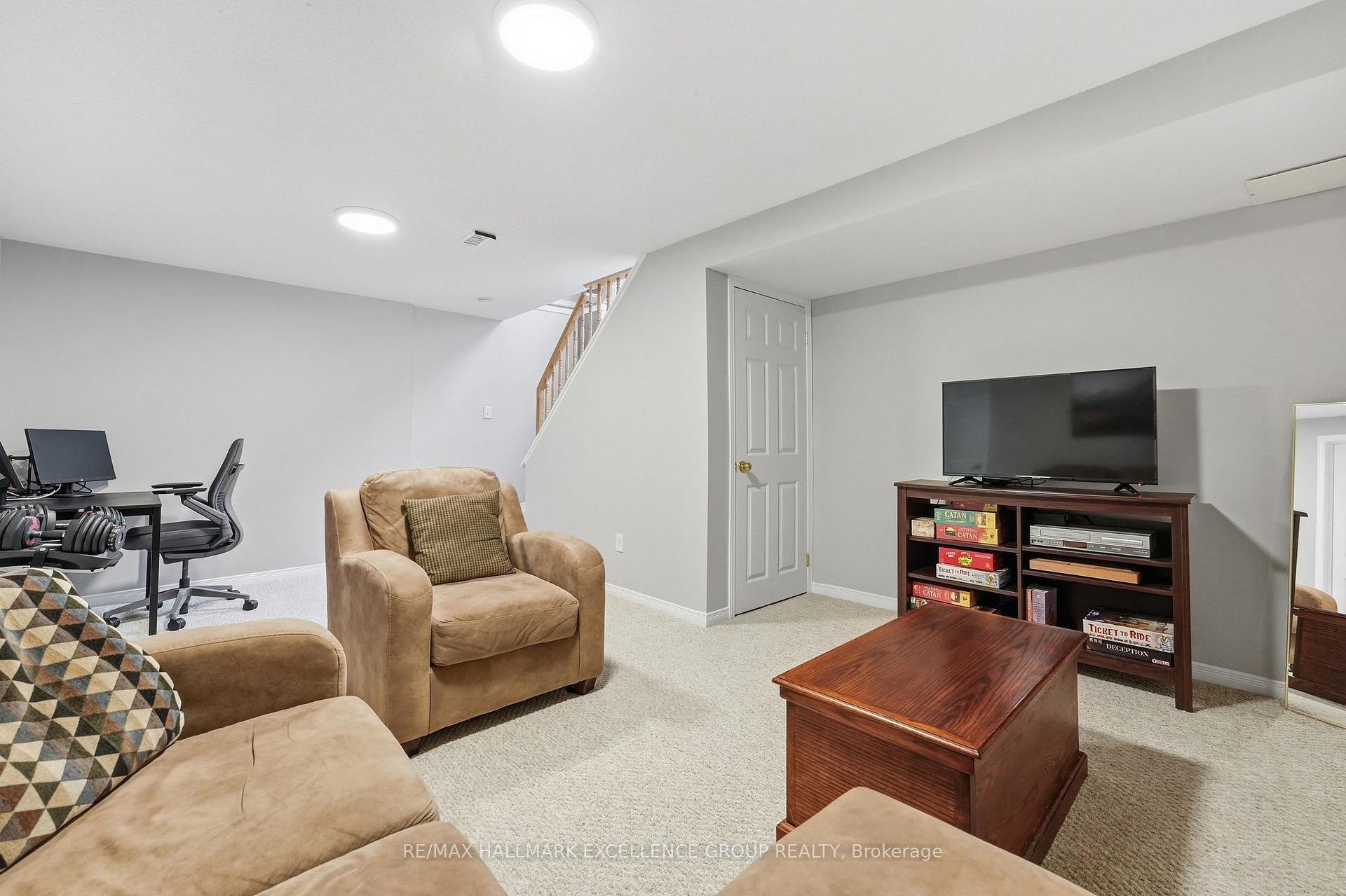 Photo 23 of 54 Carwood Circle, Ottawa, Carson Meadows — HOMEH