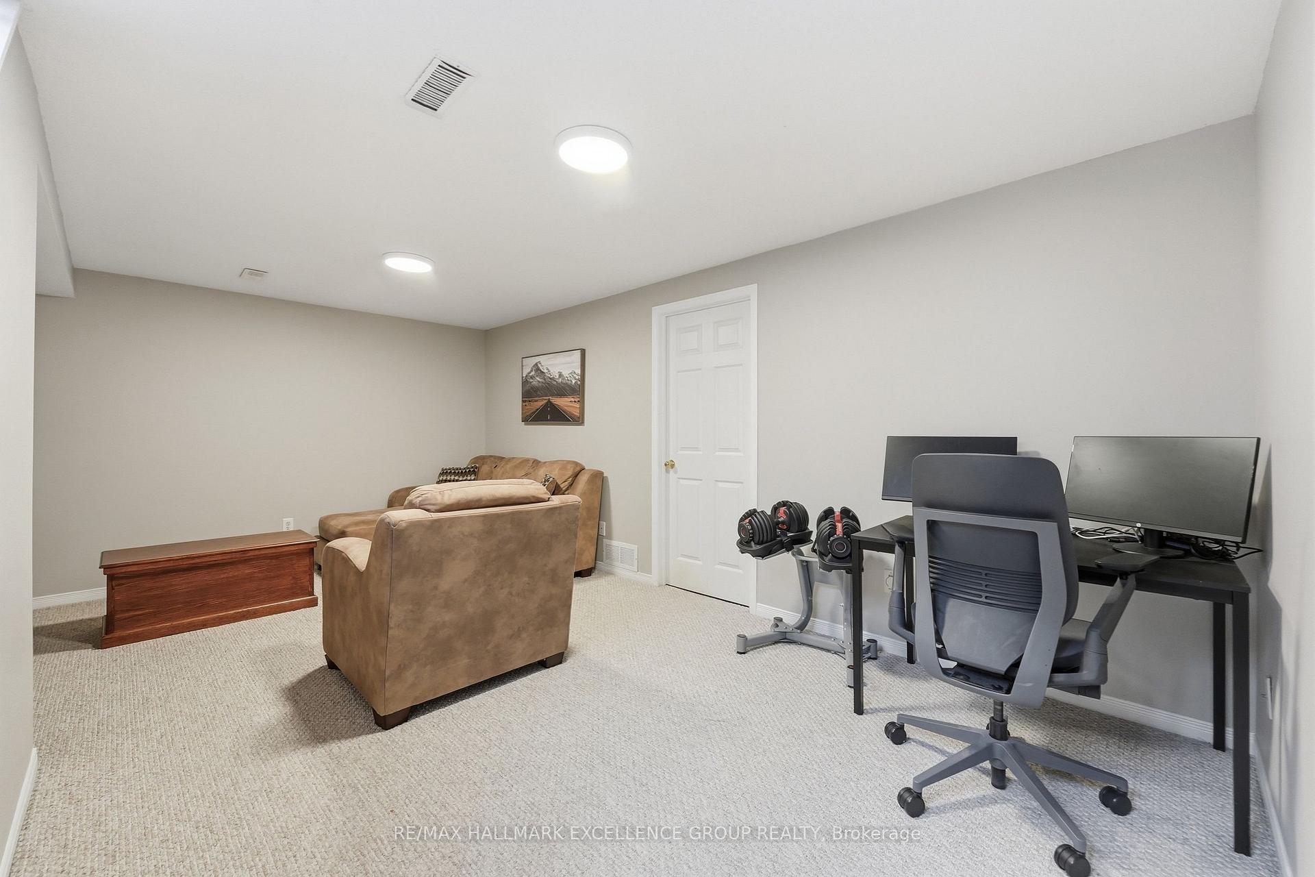 Photo 25 of 54 Carwood Circle, Ottawa, Carson Meadows — HOMEH