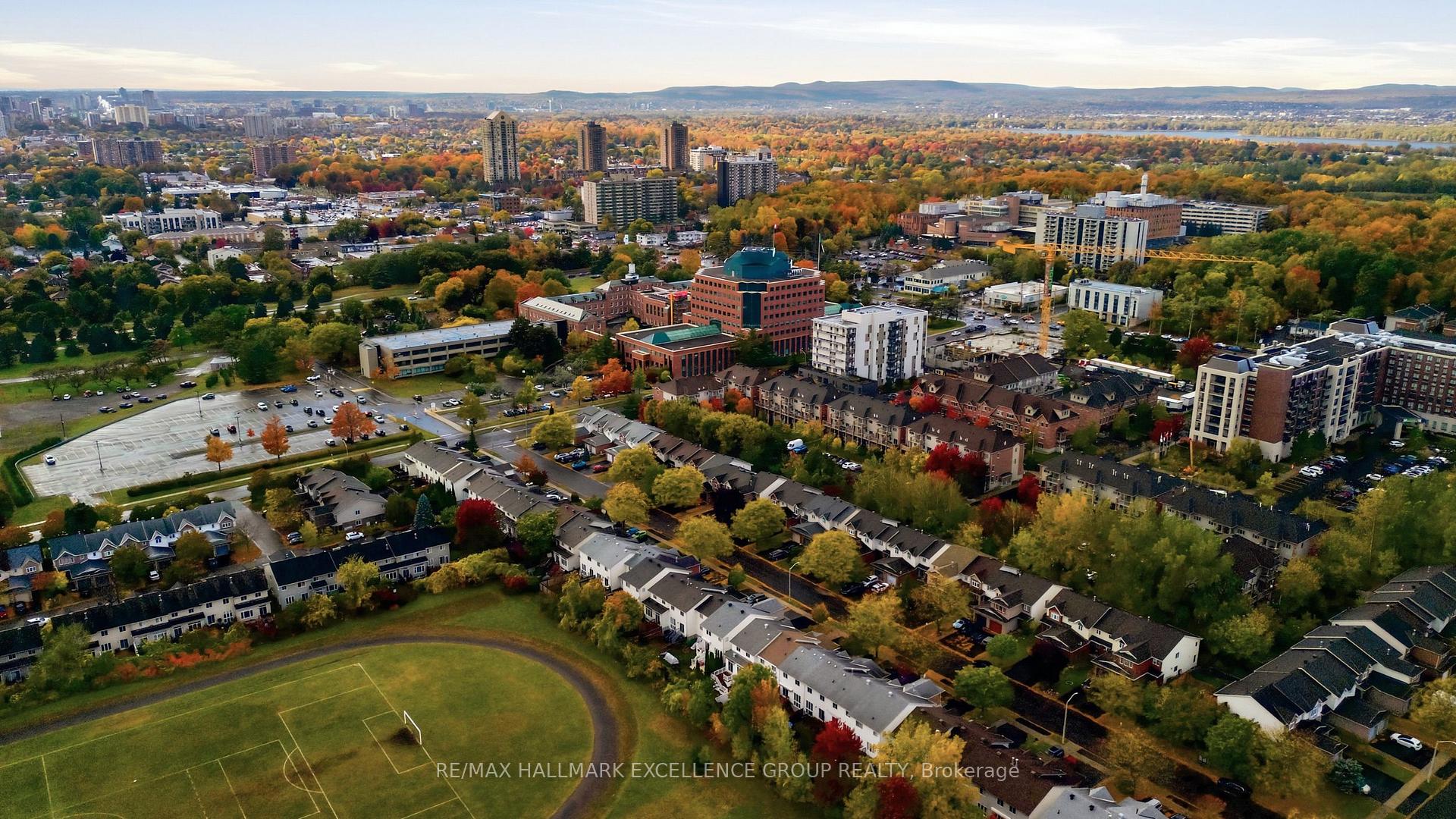 Photo 32 of 54 Carwood Circle, Ottawa, Carson Meadows — HOMEH