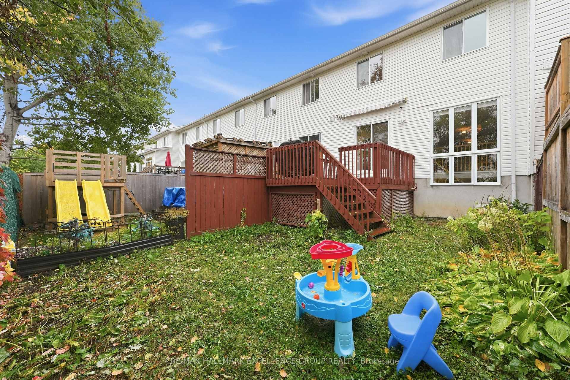 Photo 37 of 54 Carwood Circle, Ottawa, Carson Meadows — HOMEH