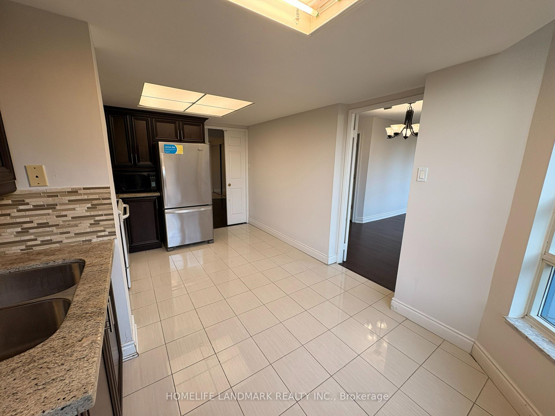 Photo 6 of Unit 315, 250 Webb Drive, Mississauga, City Centre — HOMEH