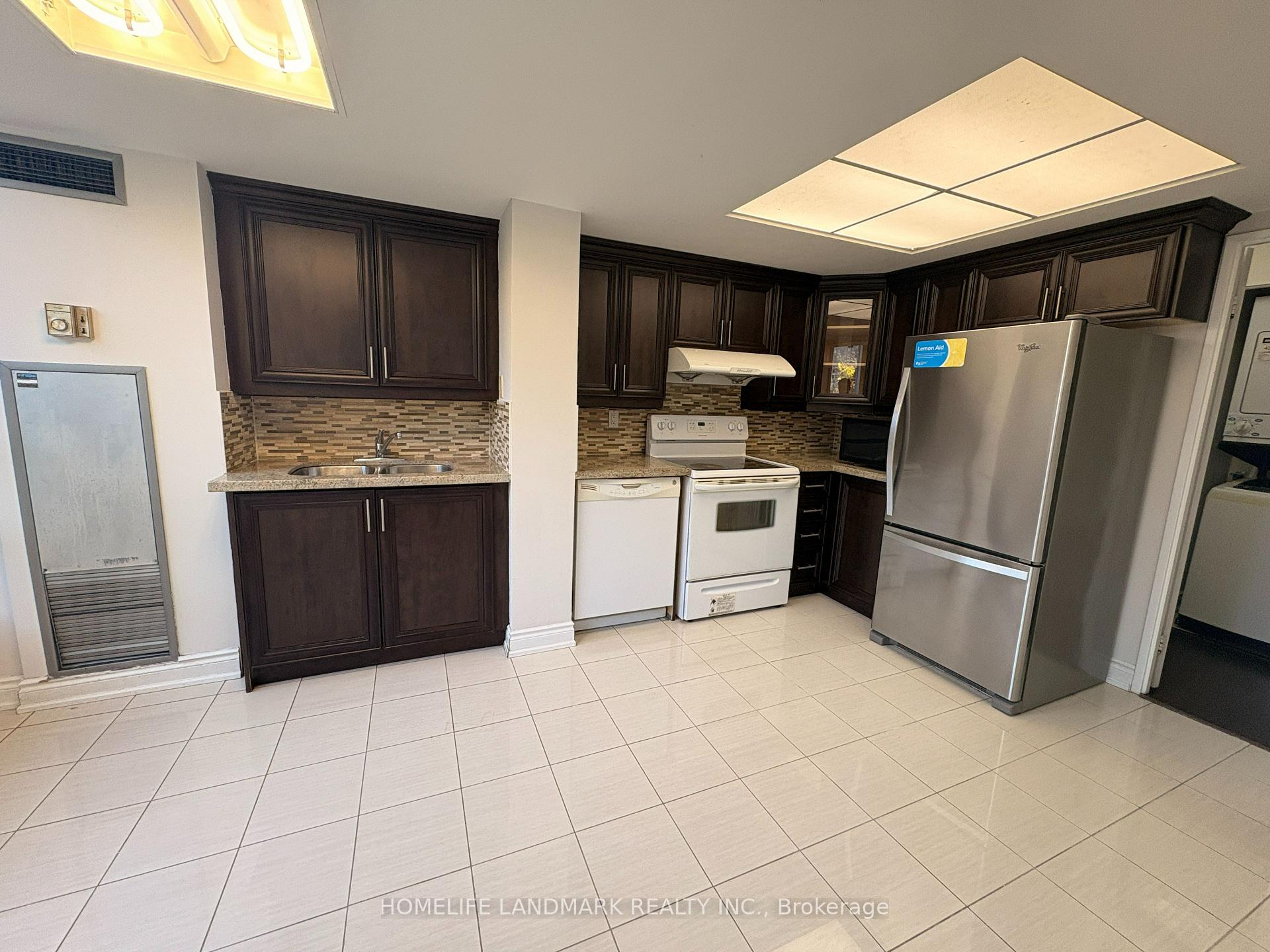 Photo 7 of Unit 315, 250 Webb Drive, Mississauga, City Centre — HOMEH