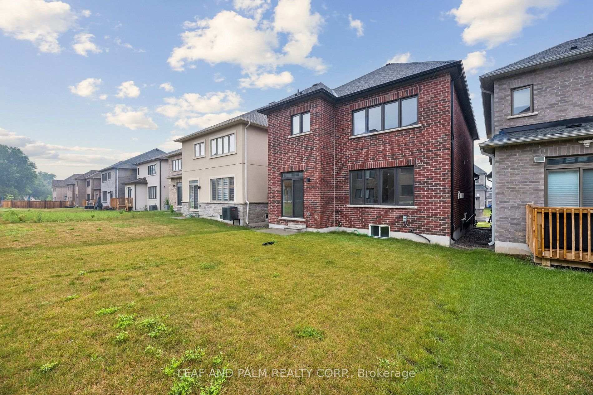 Photo 41 of 42 Northrop Avenue, Clarington, Newcastle — HOMEH