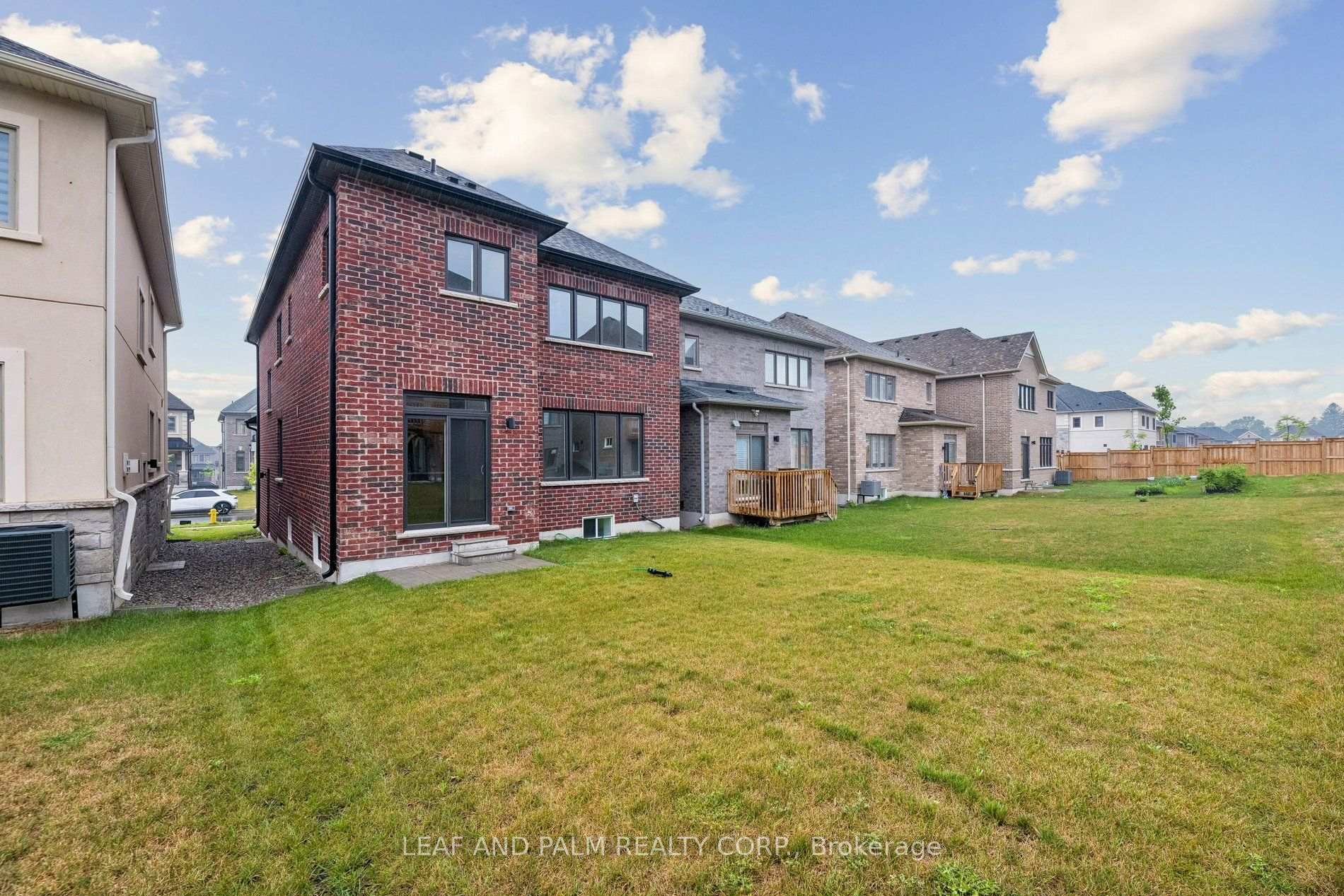 Photo 43 of 42 Northrop Avenue, Clarington, Newcastle — HOMEH