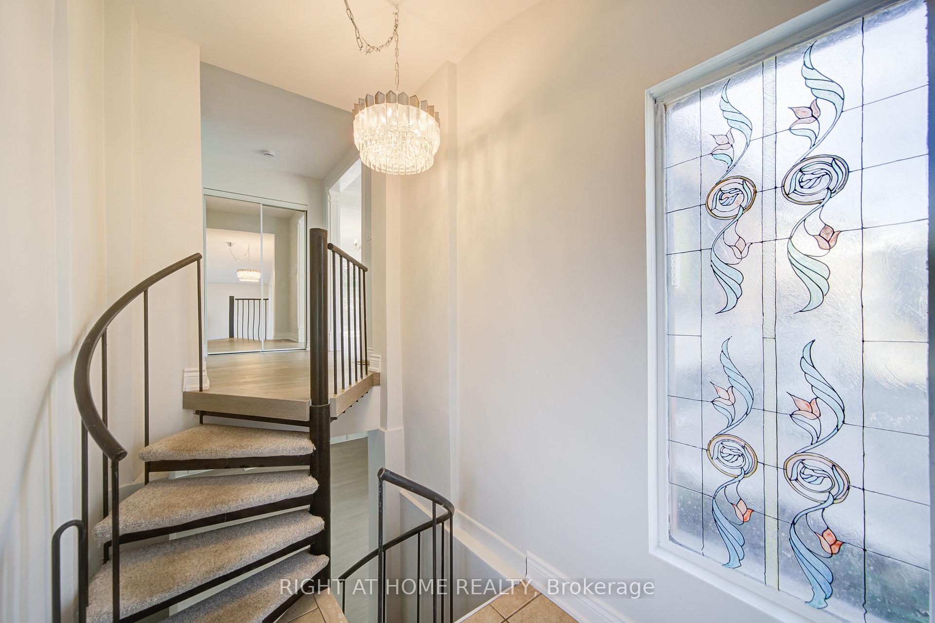 Photo 3 of 326 Jaybell Grove, Scarborough, Rouge — HOMEH