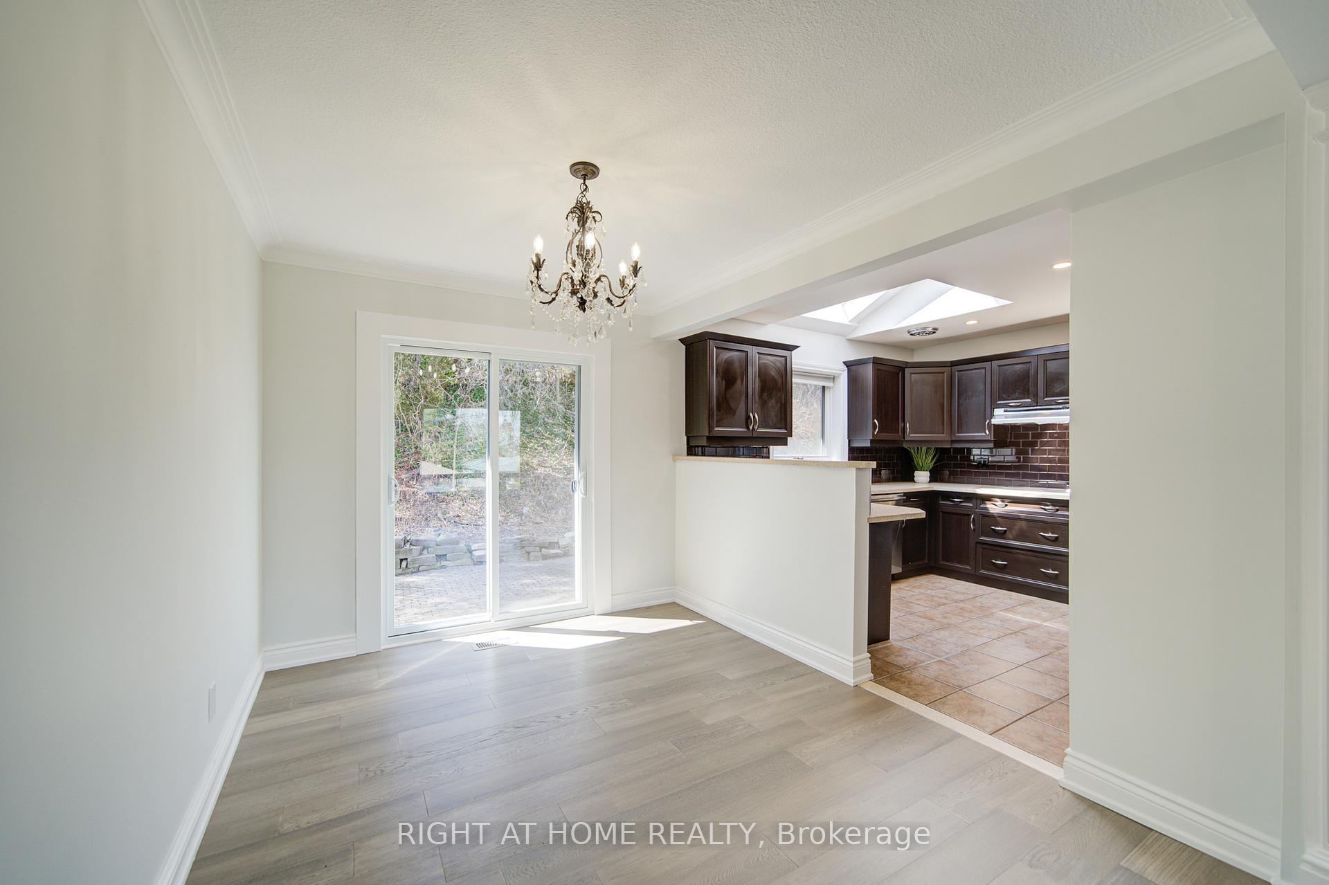 Photo 6 of 326 Jaybell Grove, Scarborough, Rouge — HOMEH