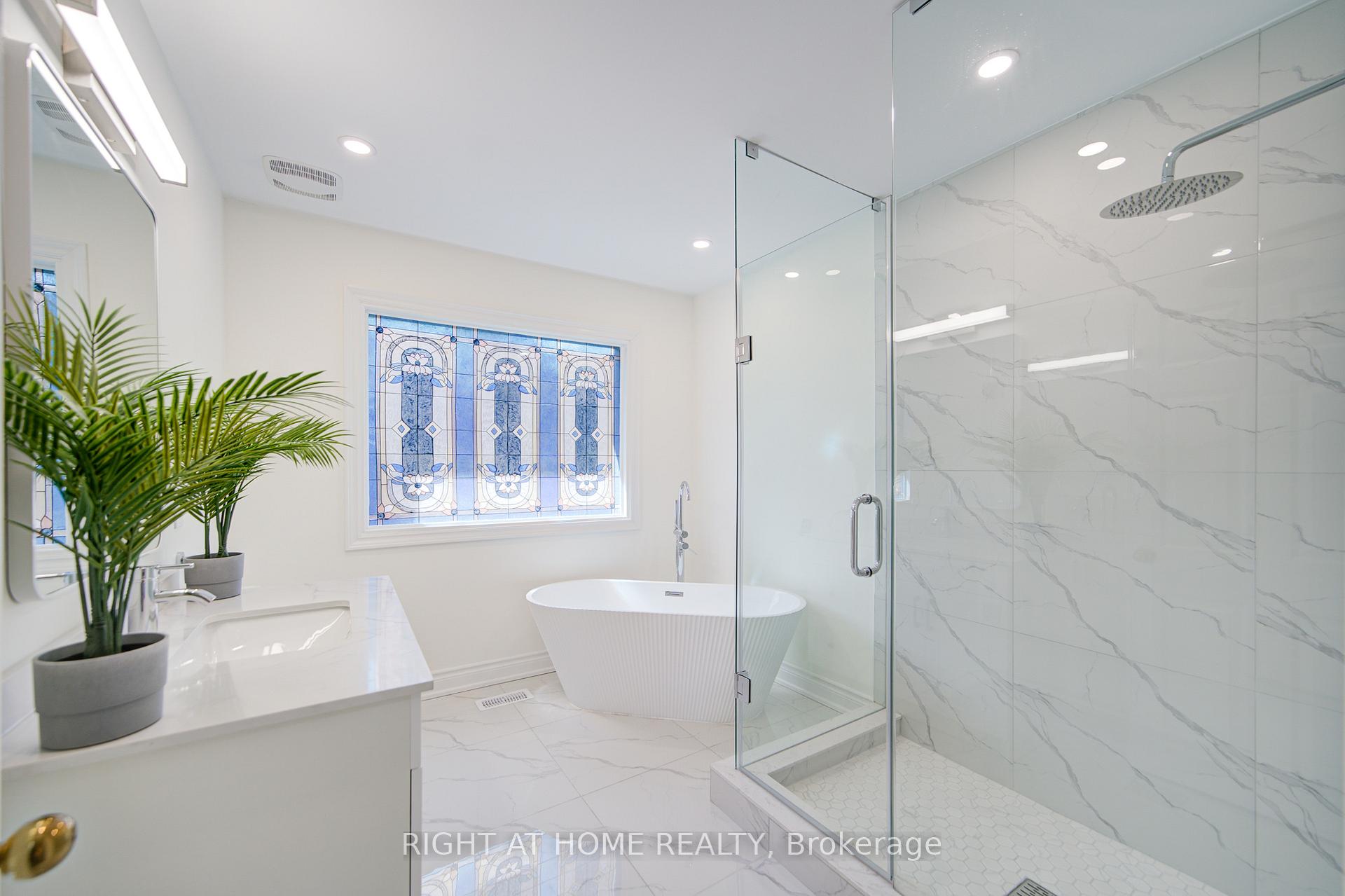 Photo 11 of 326 Jaybell Grove, Scarborough, Rouge — HOMEH