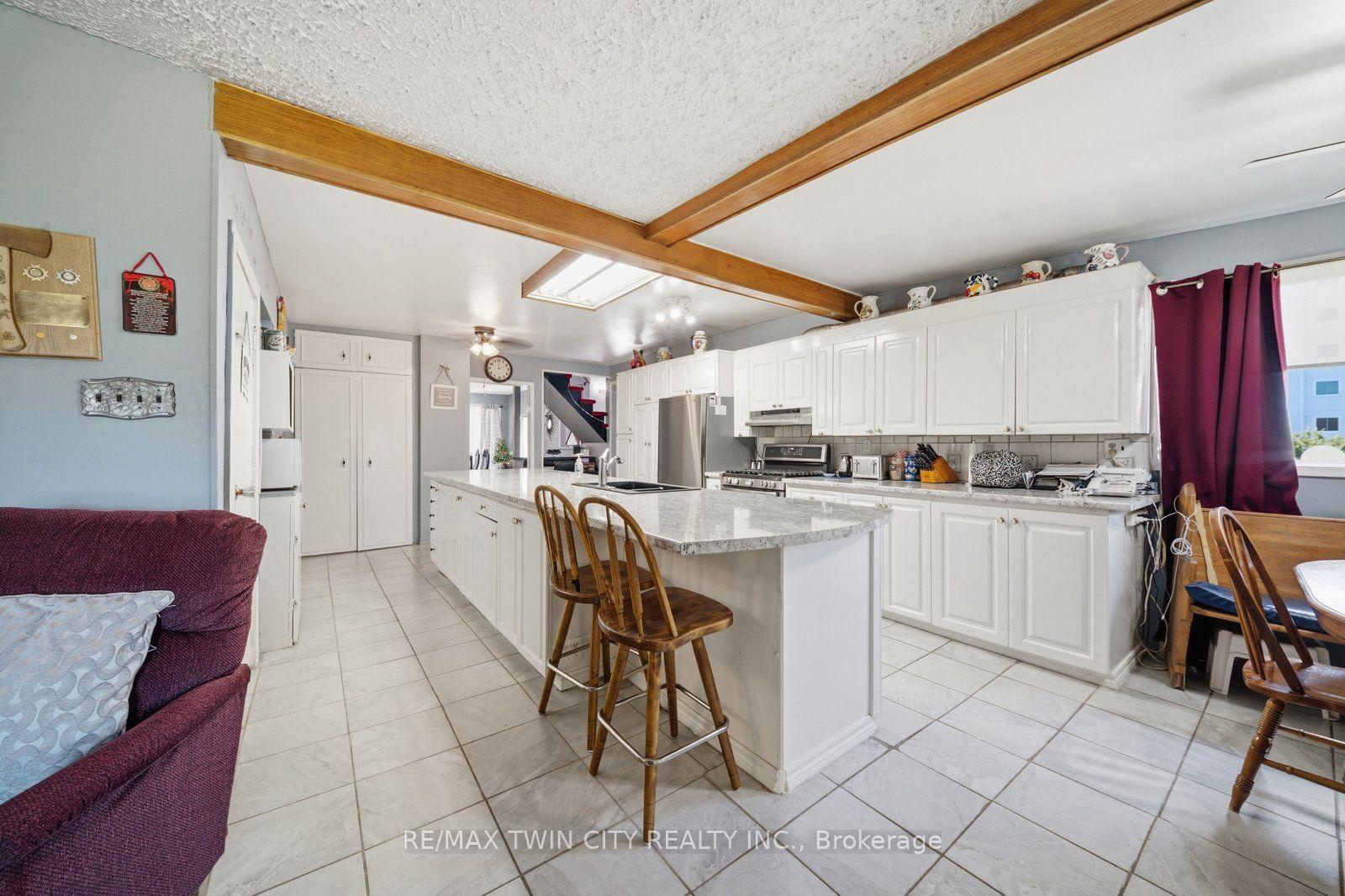 Photo 9 of 986 Colborne Street, Brantford, Echo Place — HOMEH