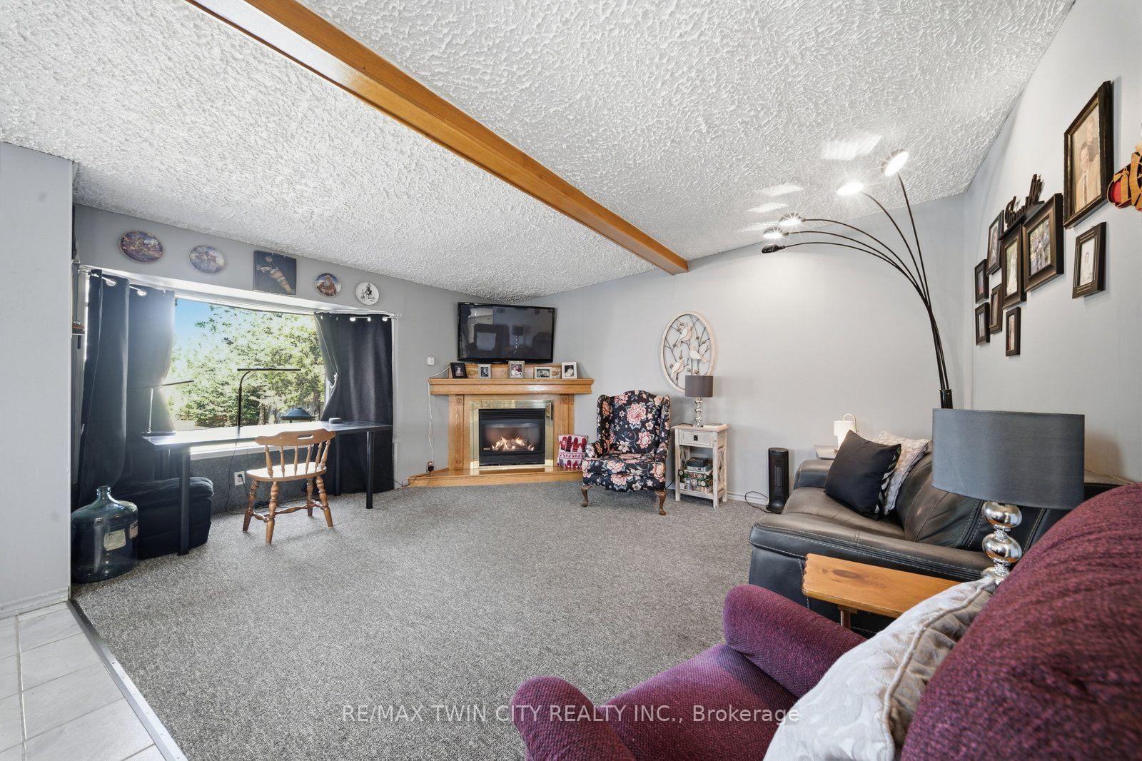 Photo 11 of 986 Colborne Street, Brantford, Echo Place — HOMEH