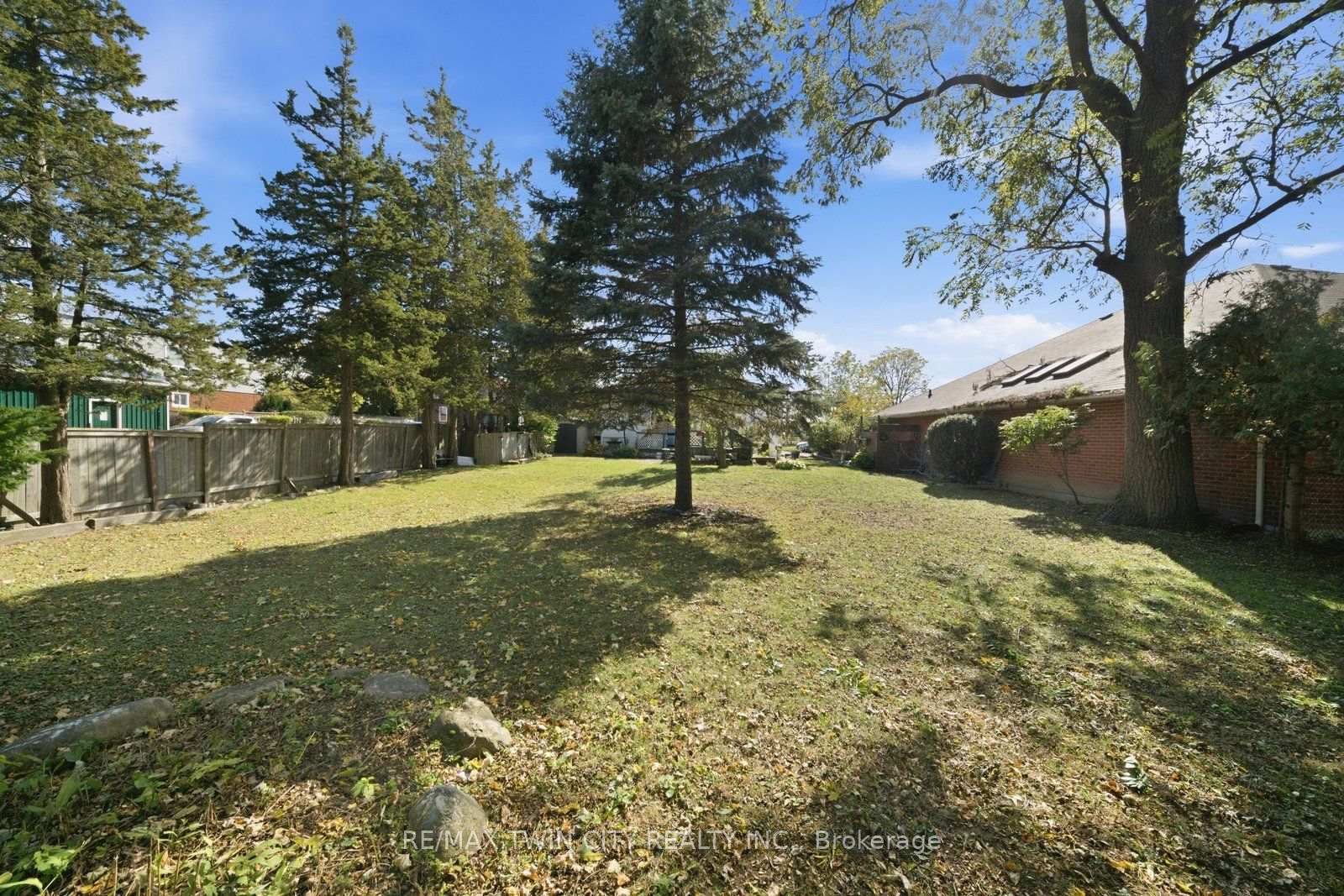 Photo 27 of 986 Colborne Street, Brantford, Echo Place — HOMEH