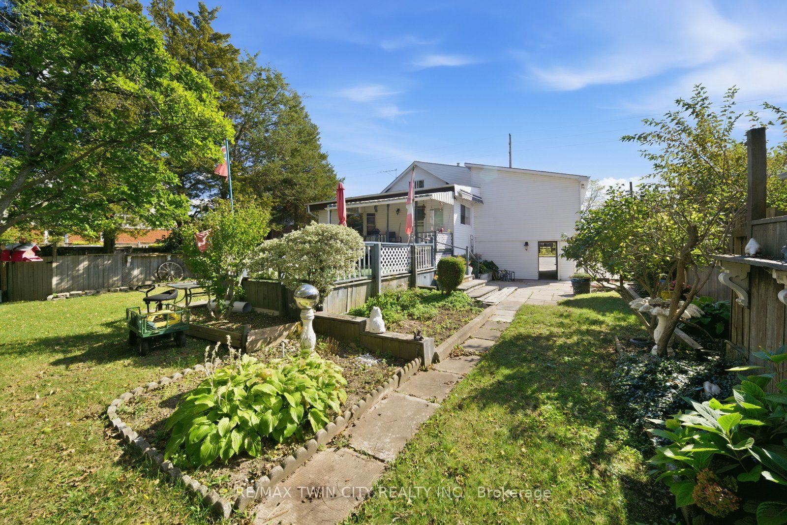 Photo 28 of 986 Colborne Street, Brantford, Echo Place — HOMEH