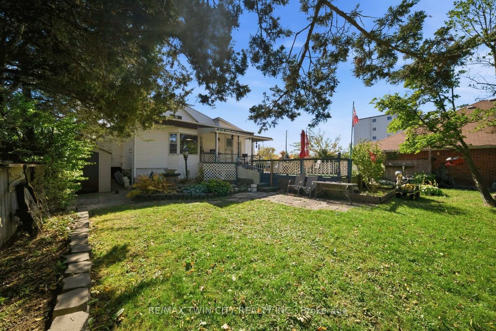 Photo 30 of 986 Colborne Street, Brantford, Echo Place — HOMEH