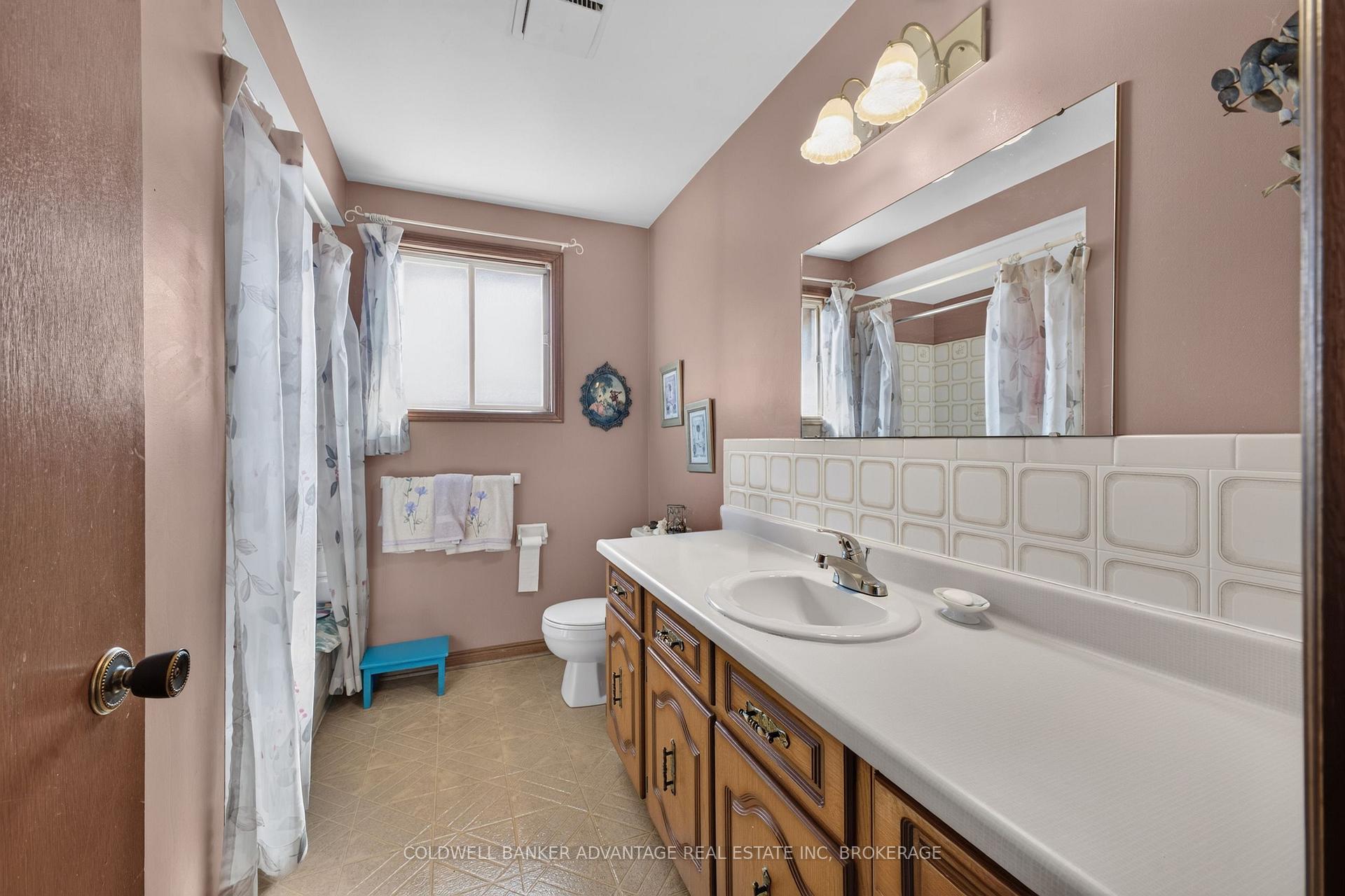 Photo 9 of 28 Glenpark Court, Welland, Prince Charles — HOMEH