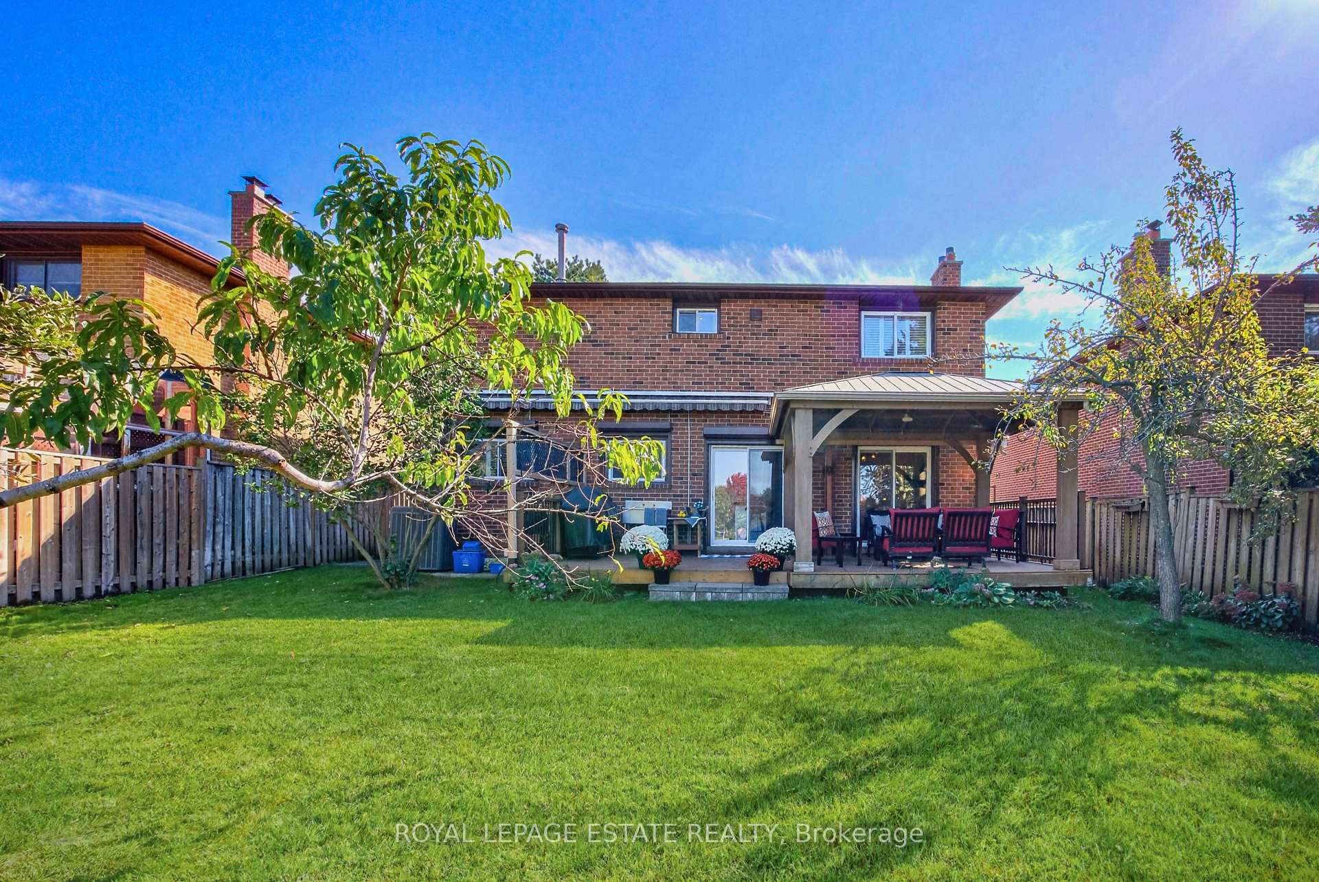 Photo 5 of 268 Fincham Avenue, Markham, Markham Village — HOMEH