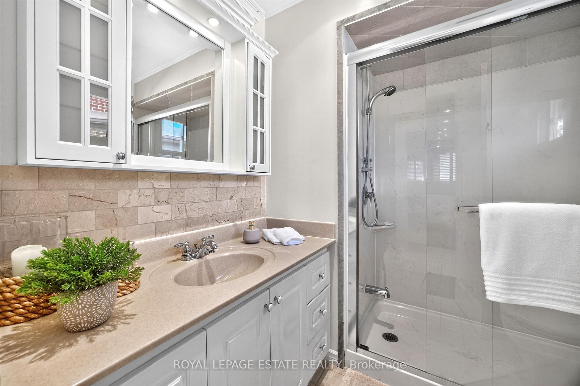 Photo 21 of 268 Fincham Avenue, Markham, Markham Village — HOMEH